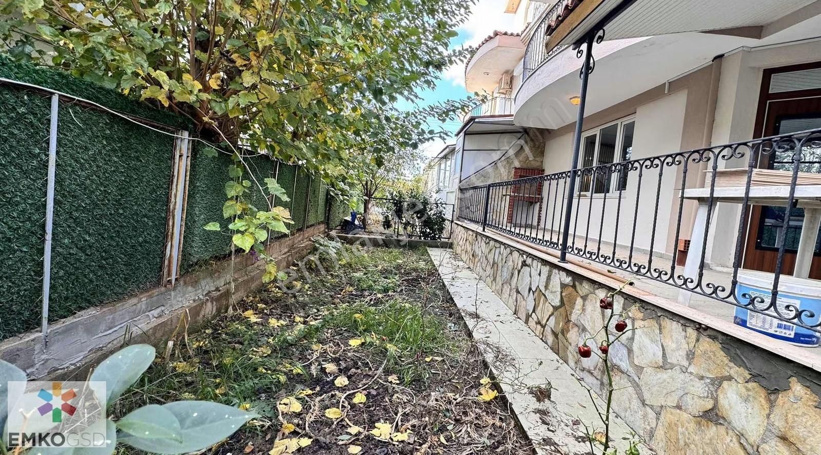 Gümüldür'de Denize 50m Satılık Fırsat Villa(yetkili Emko)