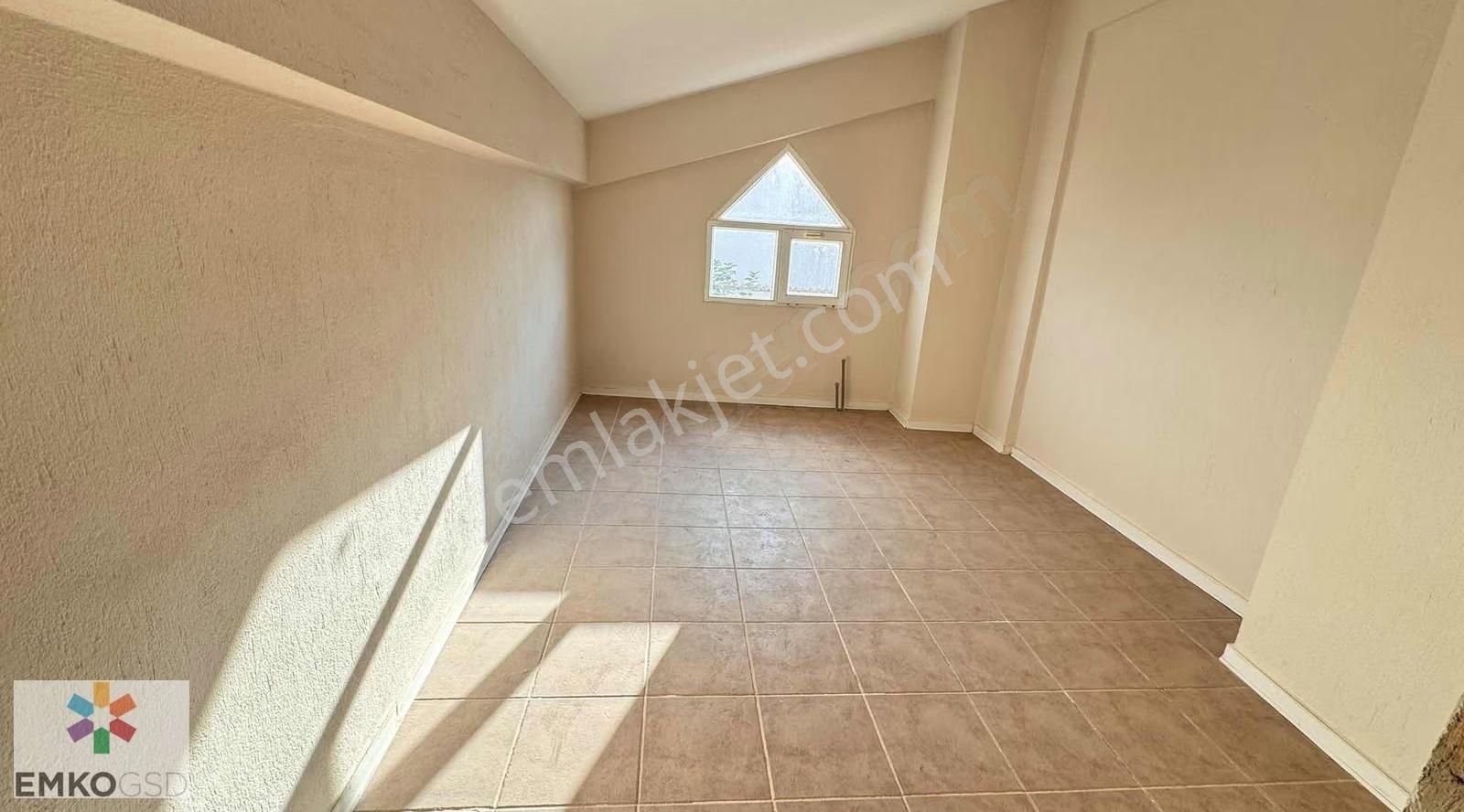 Gümüldür'de Denize 50m Satılık Fırsat Villa(yetkili Emko) - Görsel 27