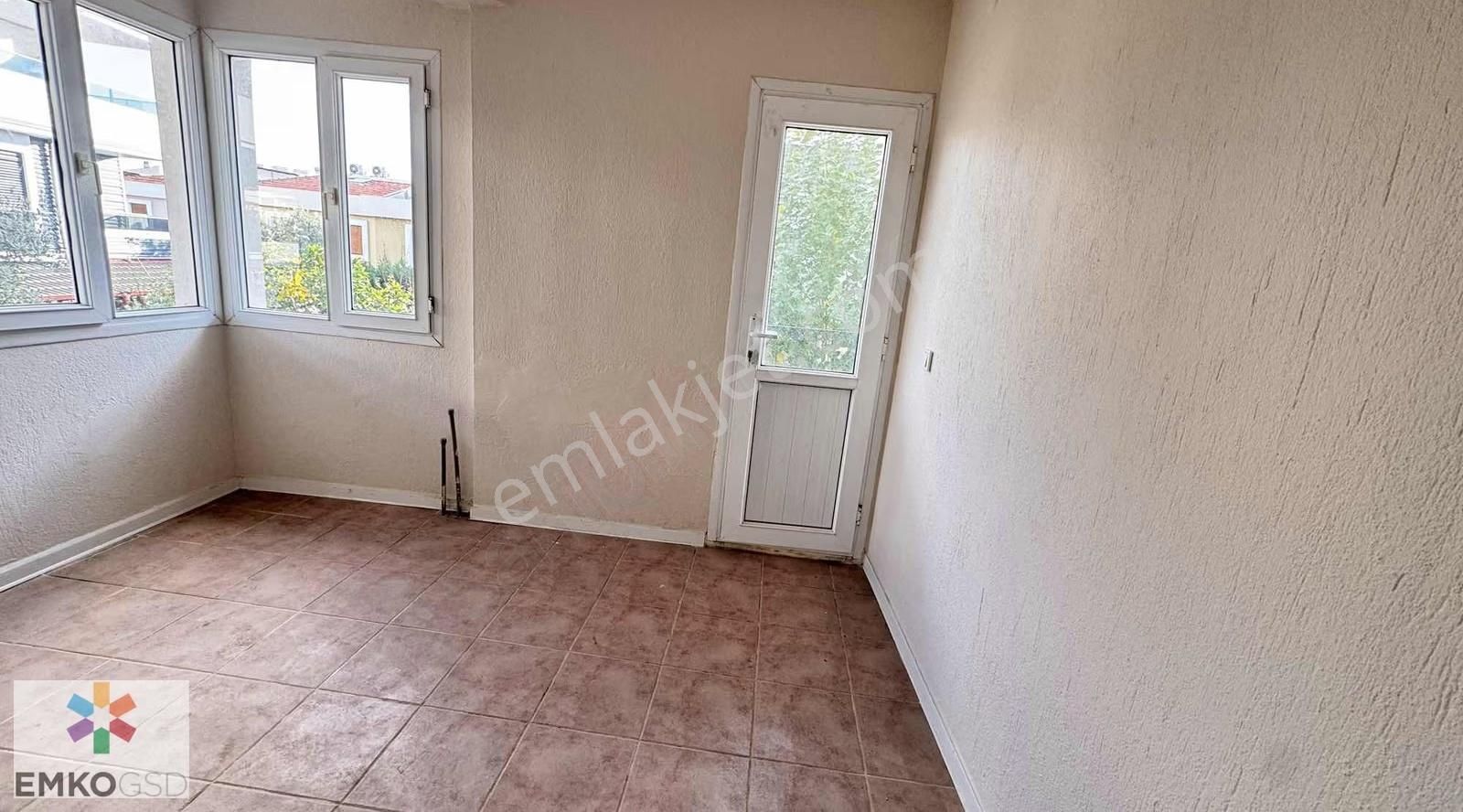 Gümüldür'de Denize 50m Satılık Fırsat Villa(yetkili Emko) - Görsel 31