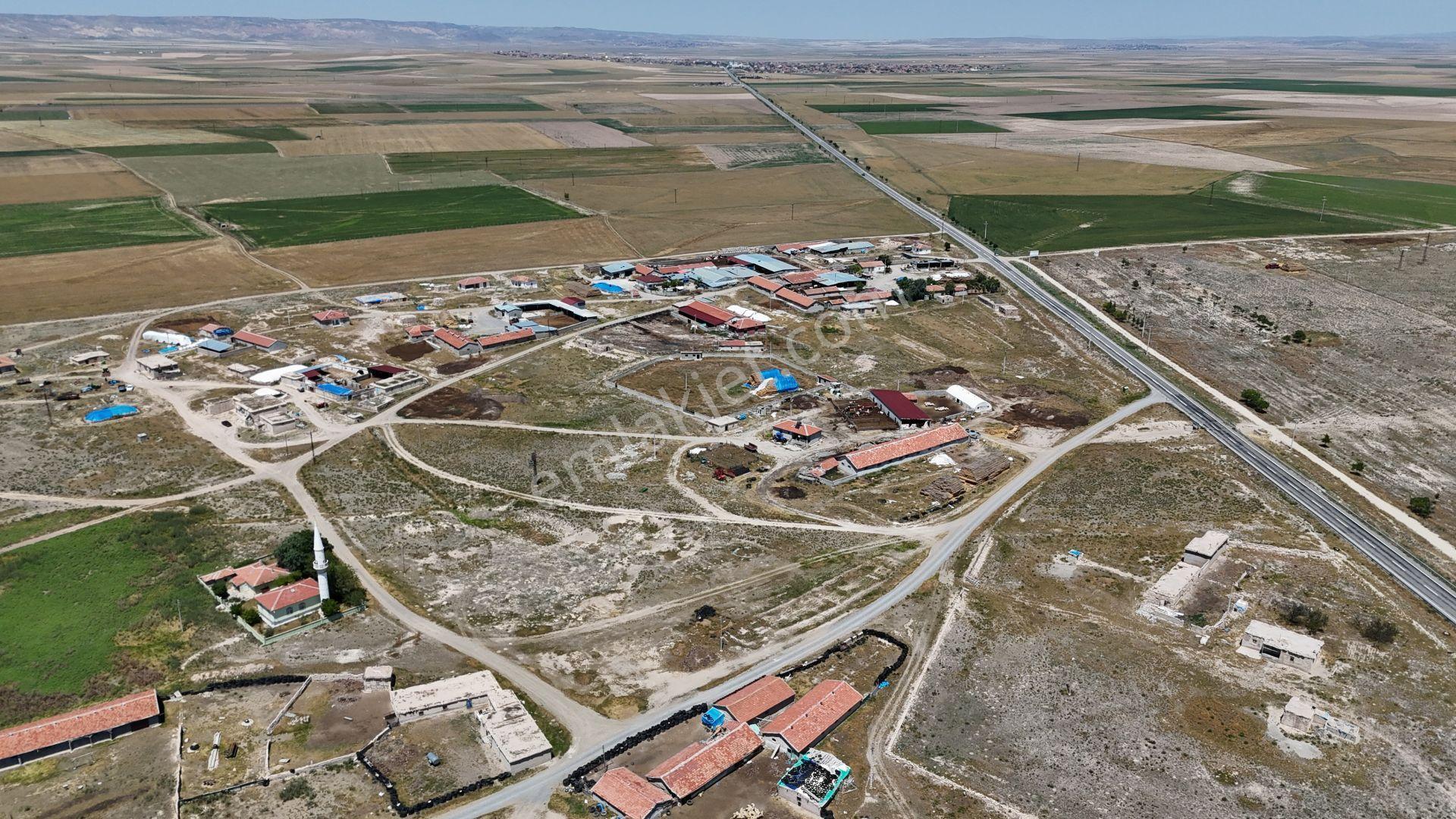 Konya / Cihanbeyli / Yeniceoba Mahallesinde 589 M² Müstakil Tapulu İmarlı Arsa - Görsel 2