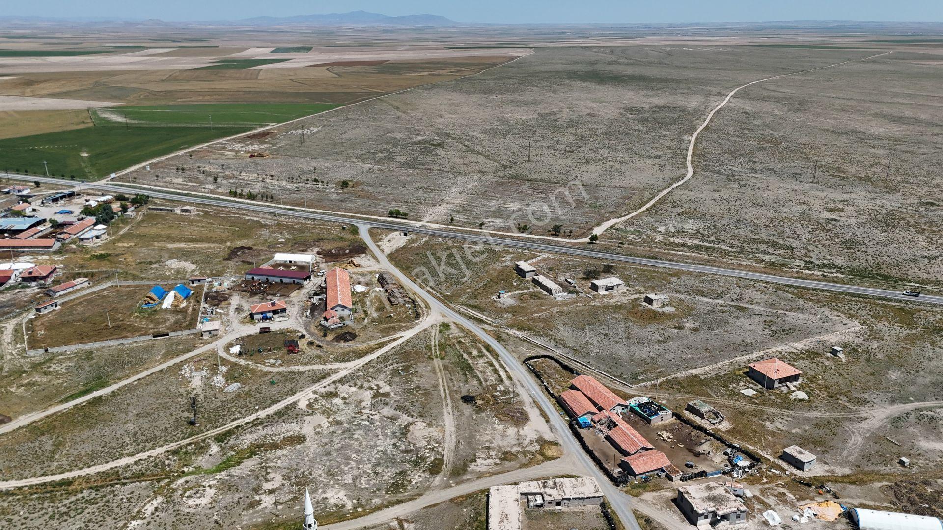 Konya / Cihanbeyli / Yeniceoba Mahallesinde 589 M² Müstakil Tapulu İmarlı Arsa