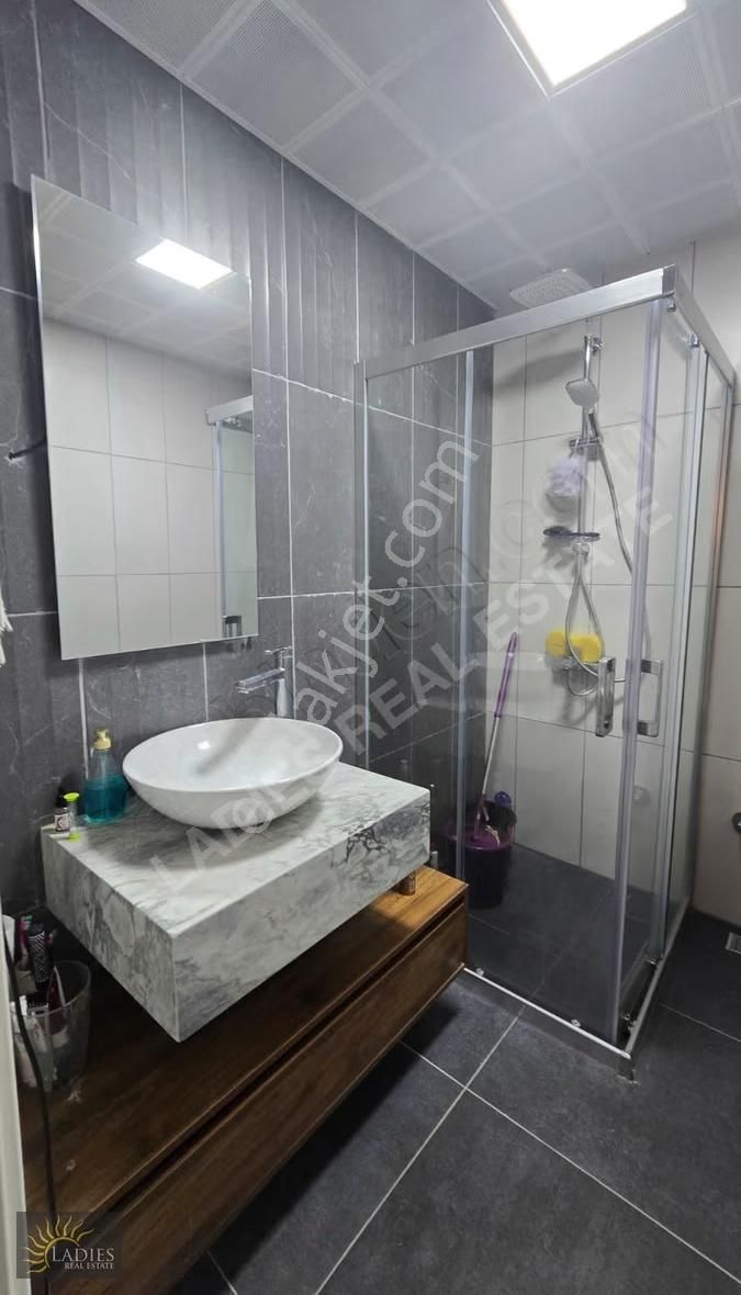 Ladies Emlaktan Karaçalıda Havuzlu 2+1 Satılık Villa - Görsel 7