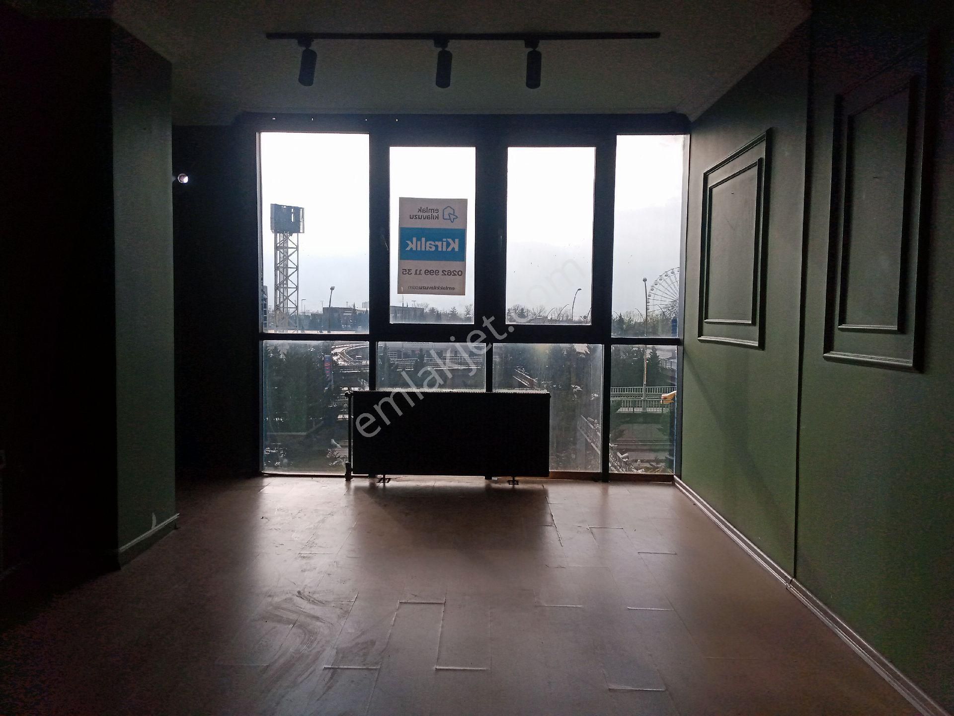 İzmit Merkezde İstanbul Yolu Cepheli Kiralık Ofis / Büro - Görsel 8