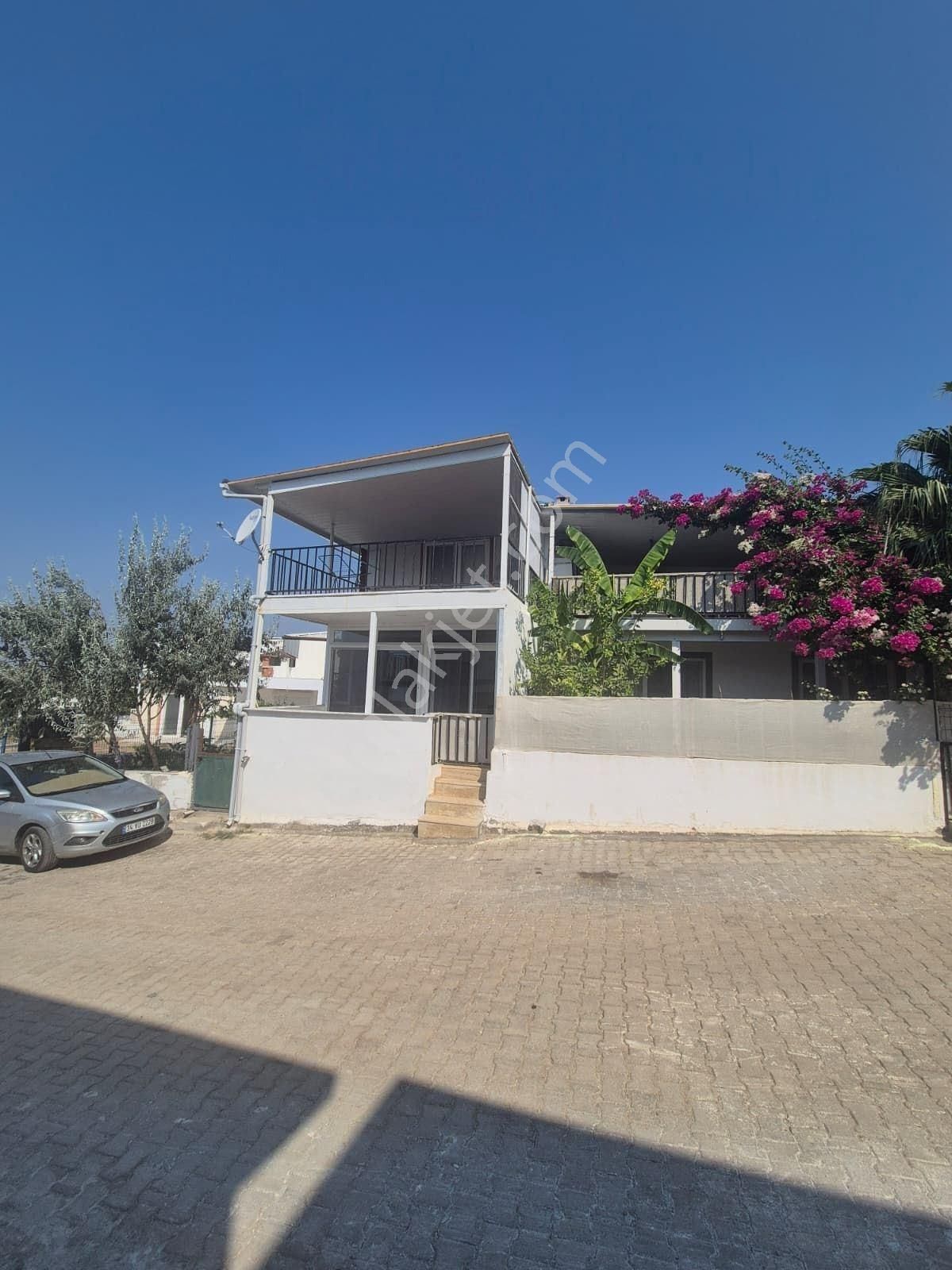 Masrafsız Havuzlu 3+1 Sitede Villa