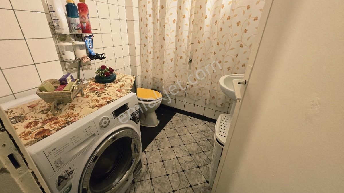 İzmir, Karşıyaka, Bostanlı Merkezinde 3+1 Satılık Daire - Görsel 18