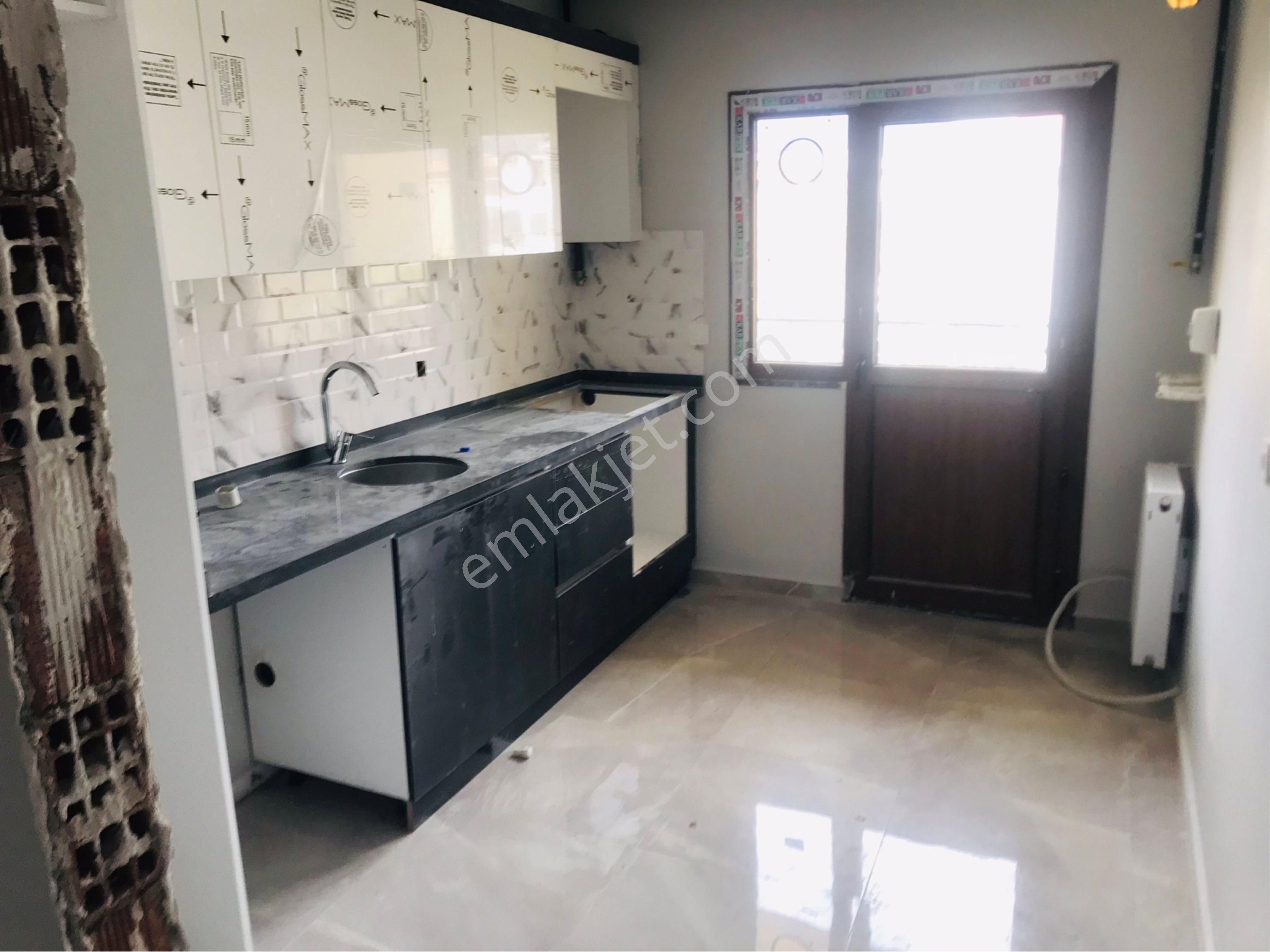 Samandıra Metroya Yakın 2+1 İskanlı Arakat Daire 2+1 Sıfır Daire