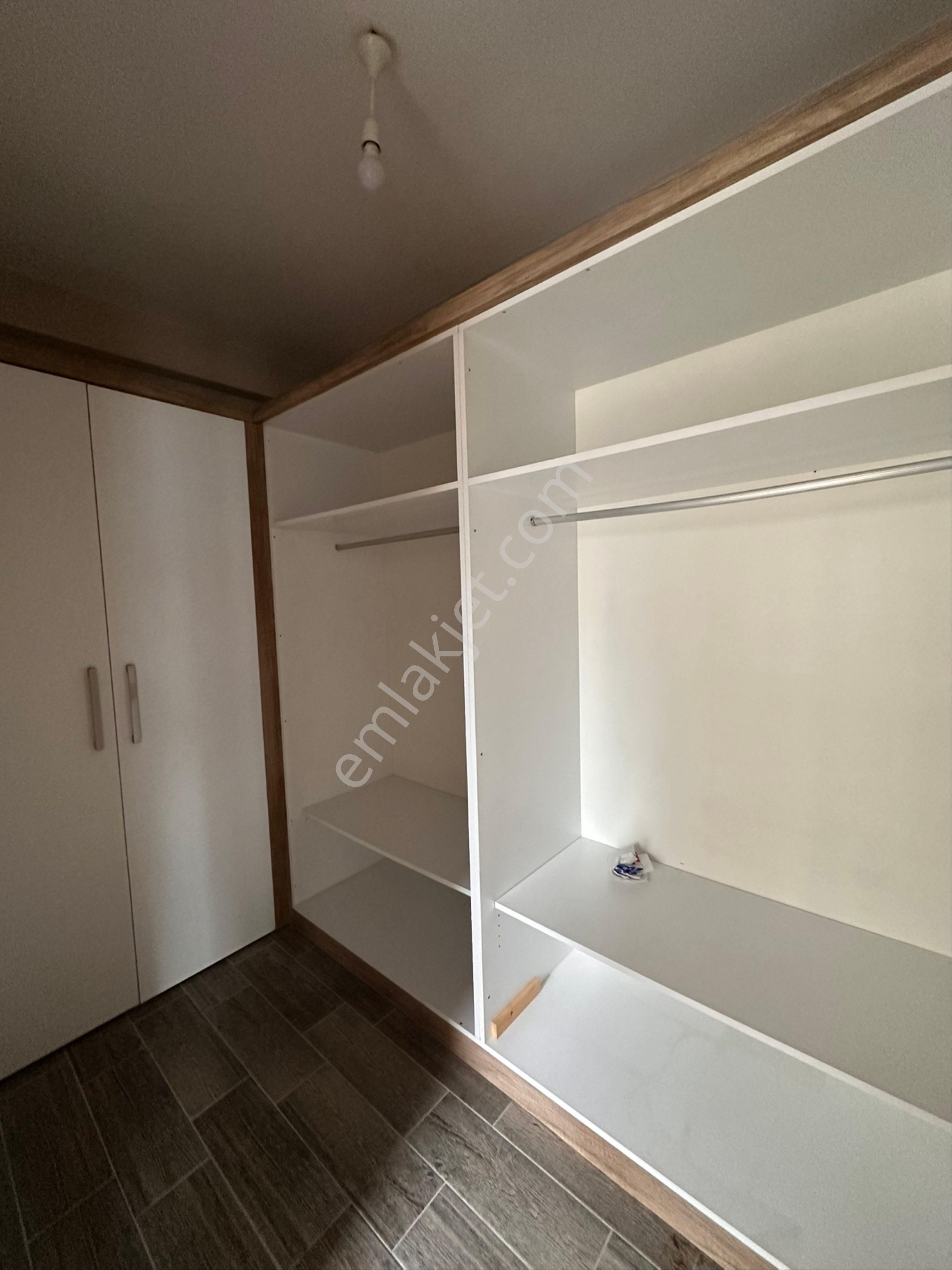 Opat Arkası Salon Mutfak Bir Ayrı Yatak Odası 3 - Görsel 15