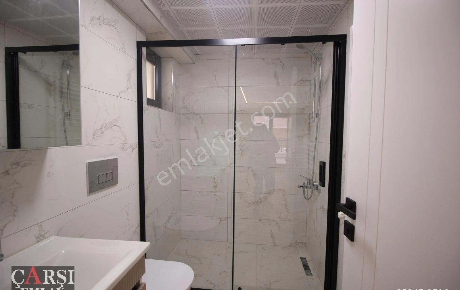 Çarşı"dan Köşe Parsel Bahçe Teras Kullanımlı Şık 3 Cepheli - Görsel 17