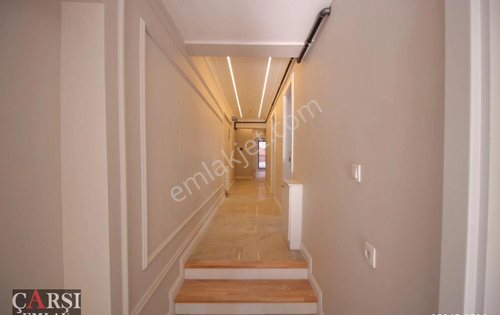 Çarşı"dan Köşe Parsel Bahçe Teras Kullanımlı Şık 3 Cepheli - Görsel 16
