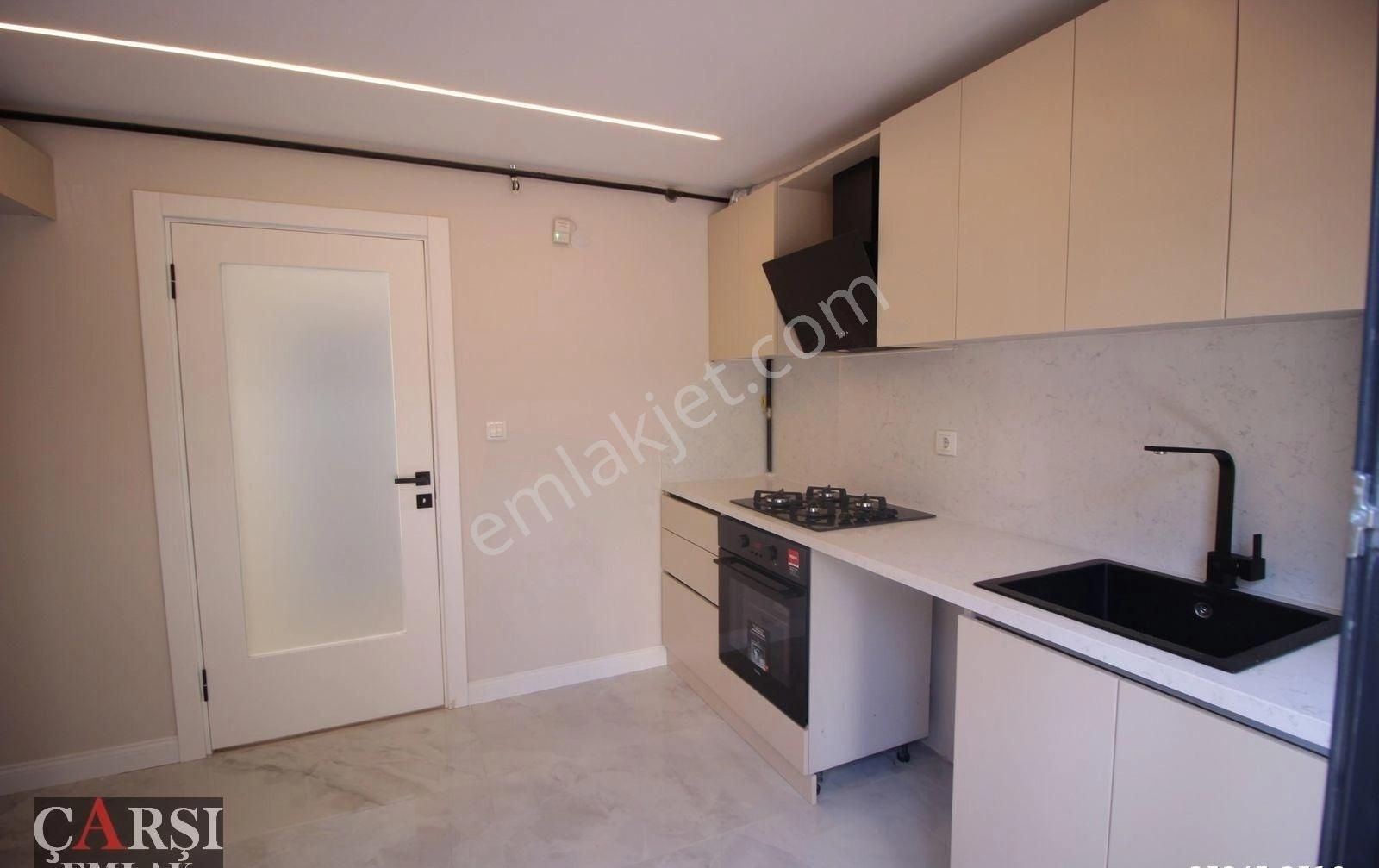 Çarşı"dan Köşe Parsel Bahçe Teras Kullanımlı Şık 3 Cepheli - Görsel 18