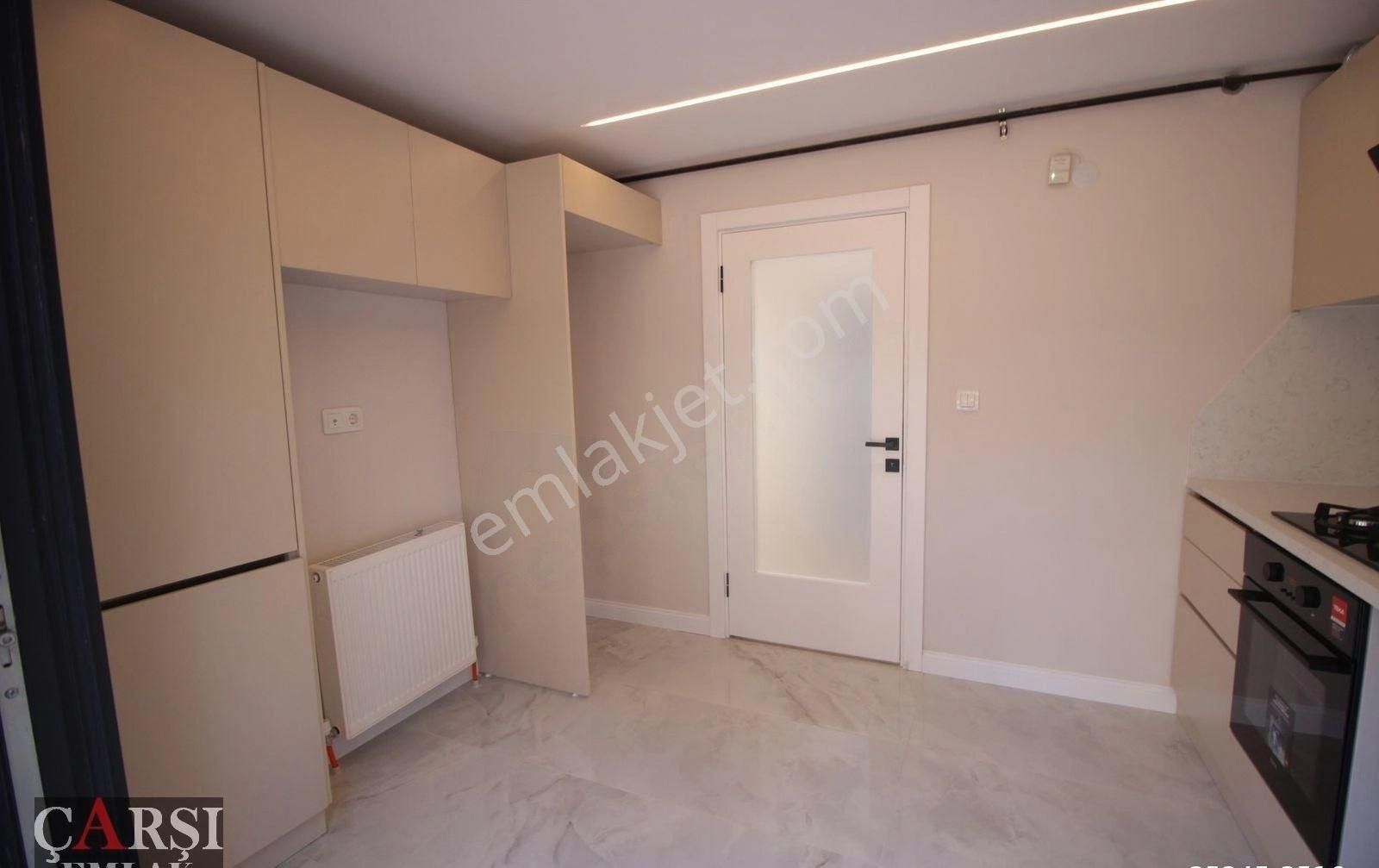 Çarşı"dan Köşe Parsel Bahçe Teras Kullanımlı Şık 3 Cepheli - Görsel 3