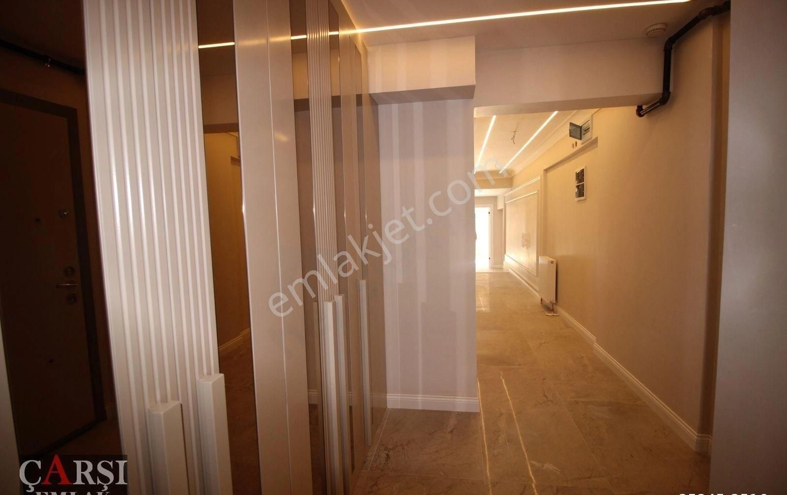 Çarşı"dan Köşe Parsel Bahçe Teras Kullanımlı Şık 3 Cepheli - Görsel 15