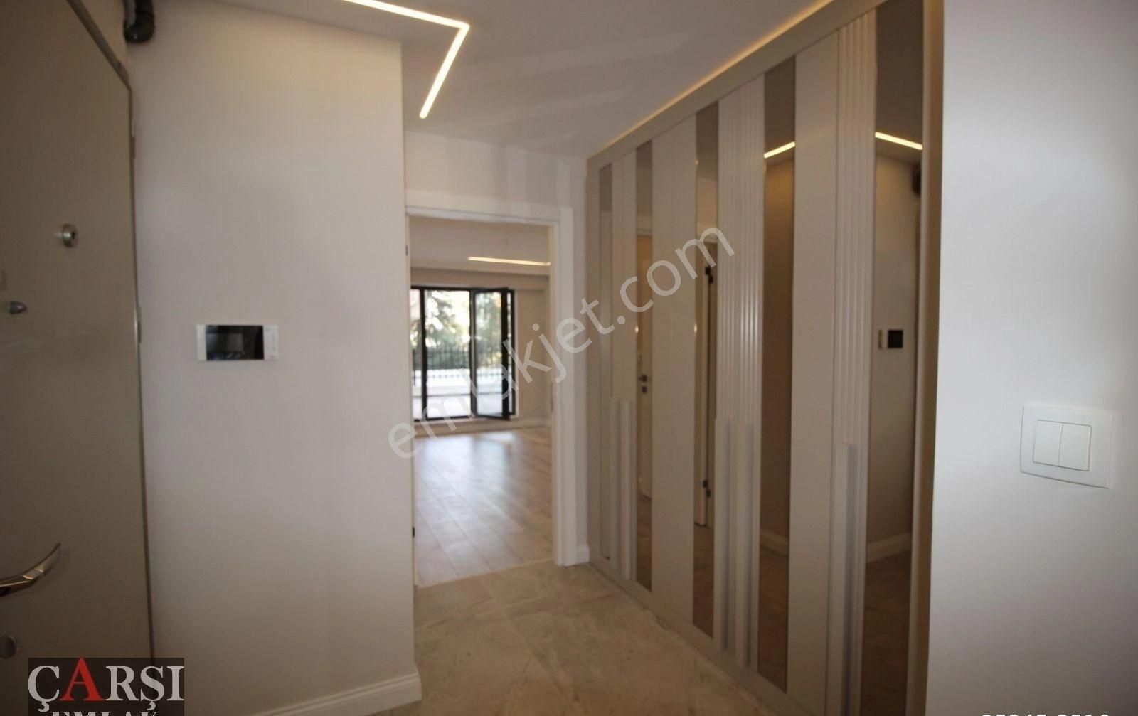 Çarşı"dan Köşe Parsel Bahçe Teras Kullanımlı Şık 3 Cepheli - Görsel 25