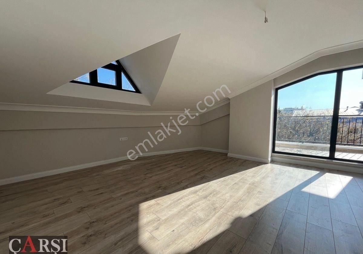 Çarşı”dan Köşe Parselde Manzaralı Dubleks Teras - Görsel 8