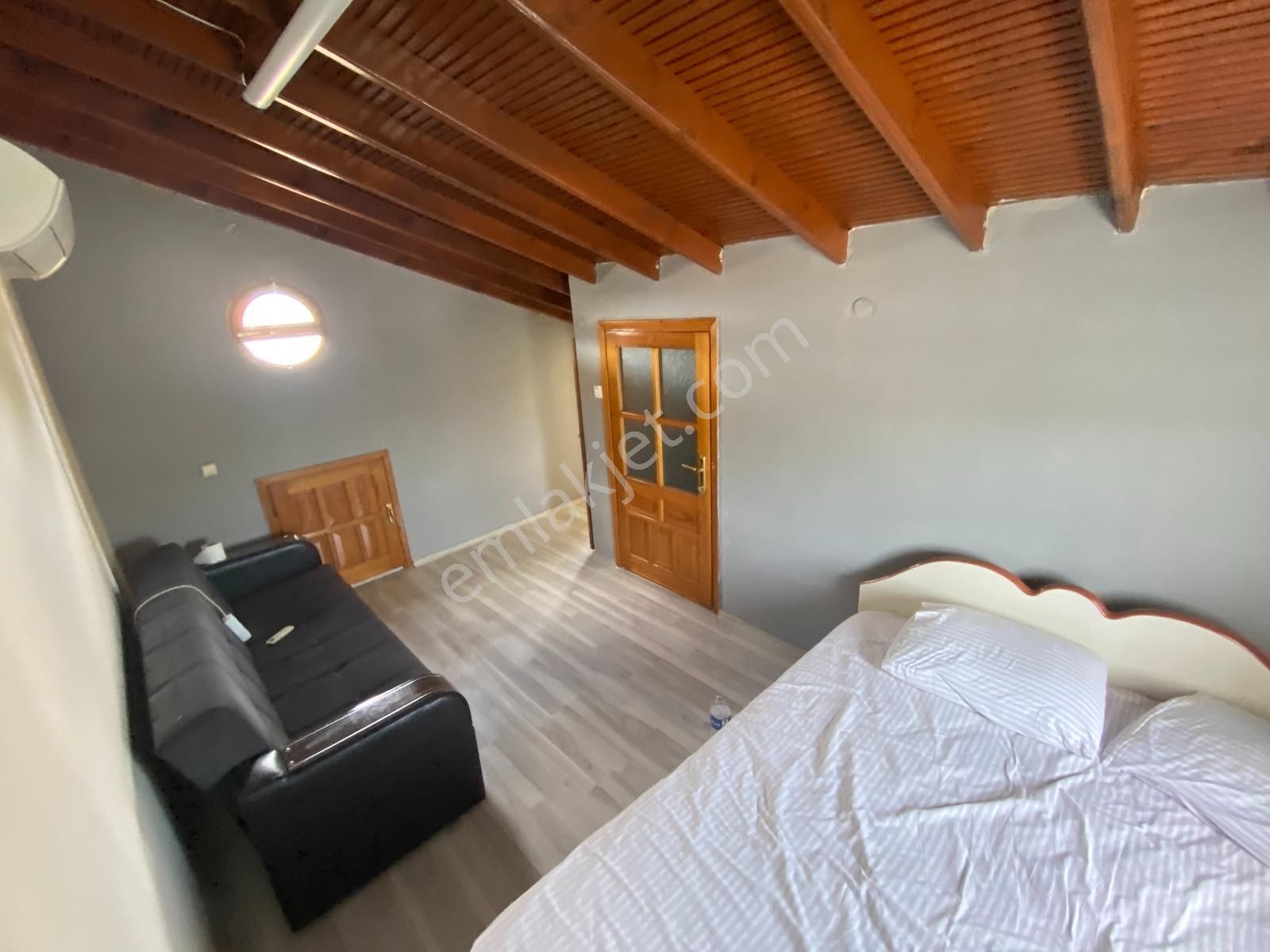 Torasan'da Havuzlu Site İçinde Müstakil Girişli Geniş Bahçeli - Görsel 14