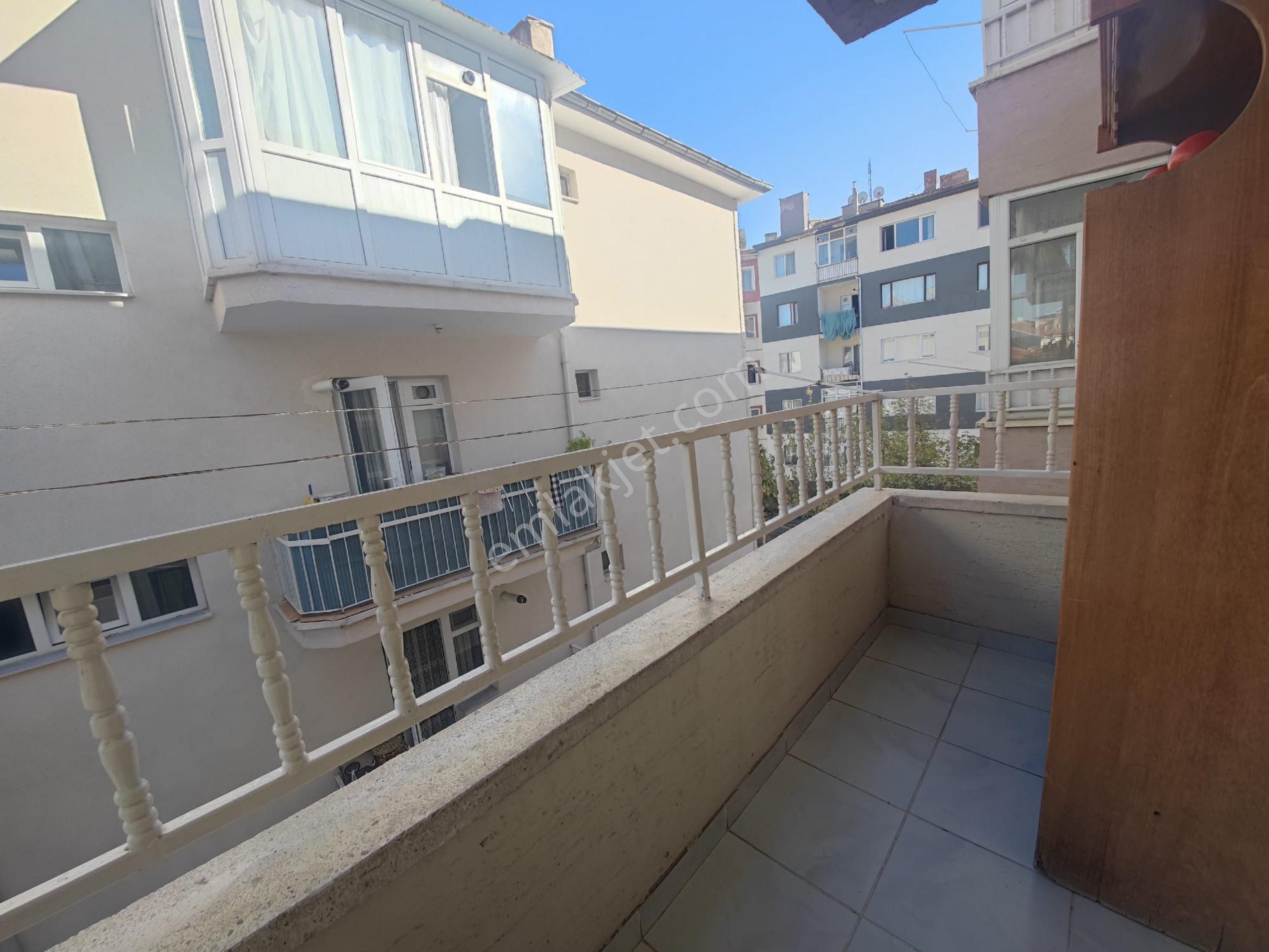 Bayram Gayrimenkulden Akşemsettin Mah 3+1 Ara Katta Salon Bağımsız Satılık Kupon Daire - Görsel 16