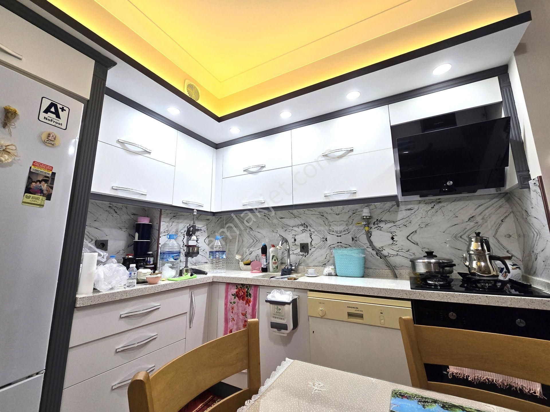 ▀jet Emlaktan Altınkumda Doğalgazlı Kullanışlı 2+1 Satılık Daire