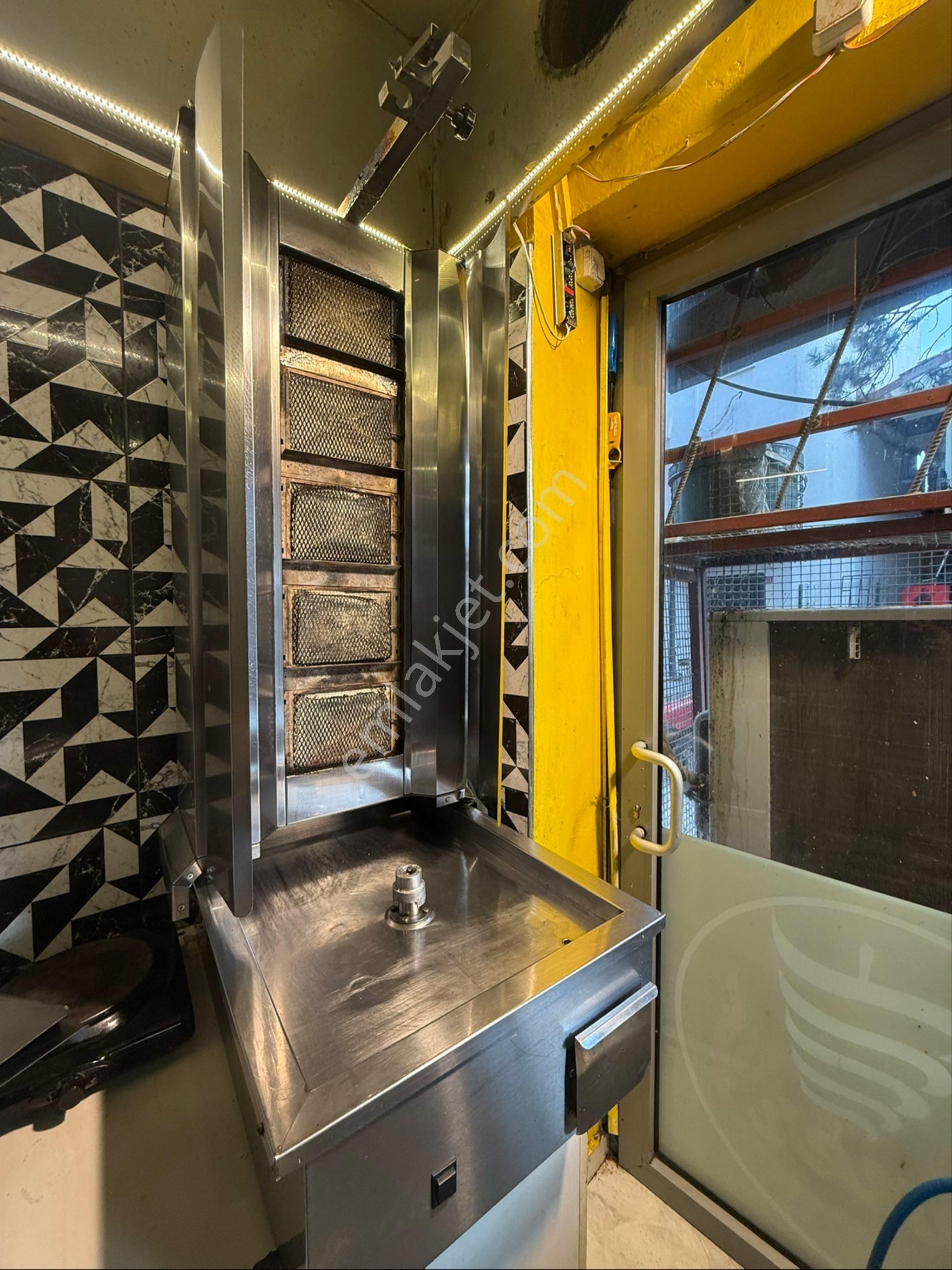 Şehirin Göbeğinde Kurulu Düzen Devren Satılık Fast Food Dükkanı - Görsel 13