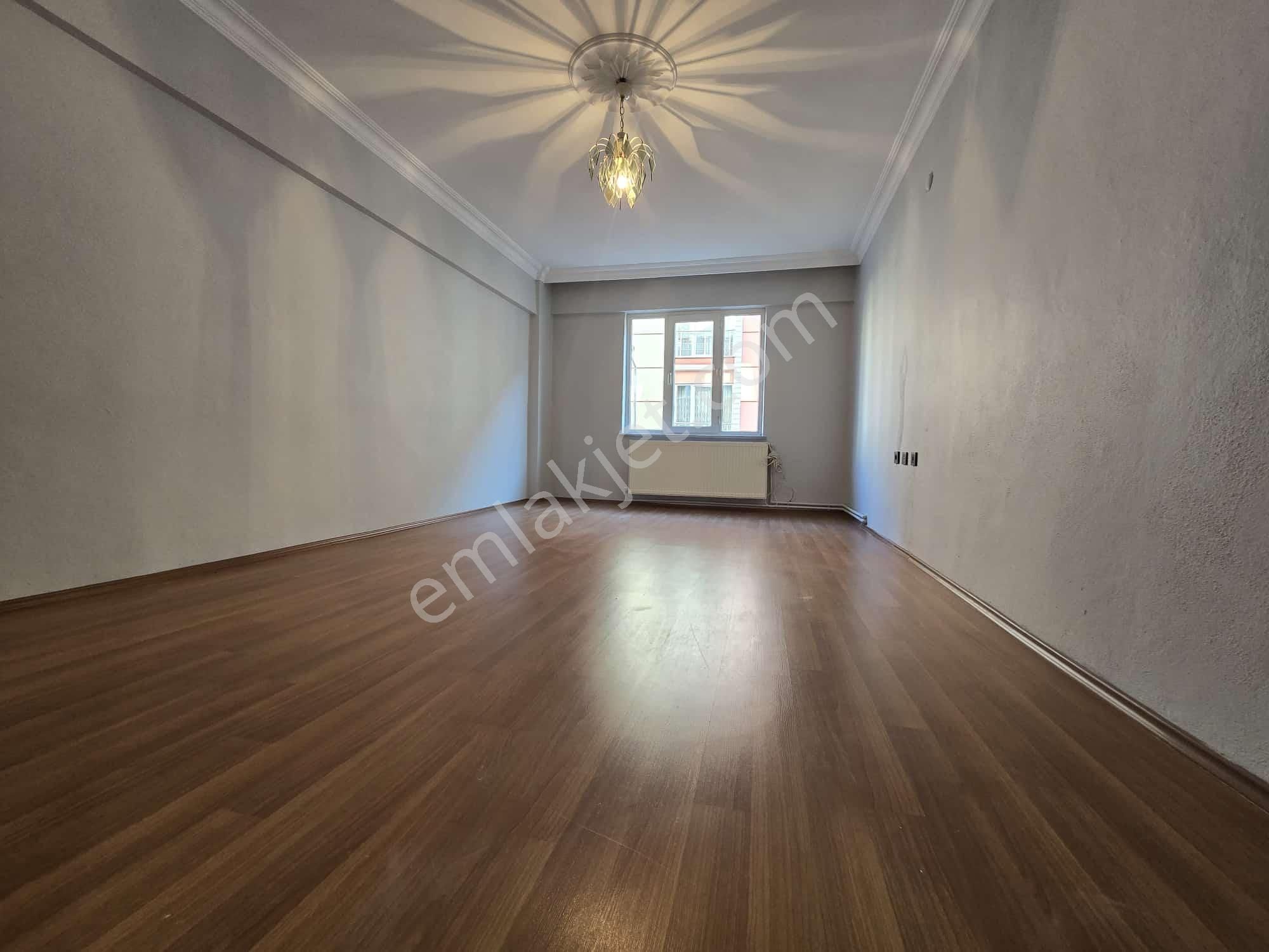 Çorluda Satılık Şinasi Kurşun Cad Yakını 3+1 Masrafsız Daire