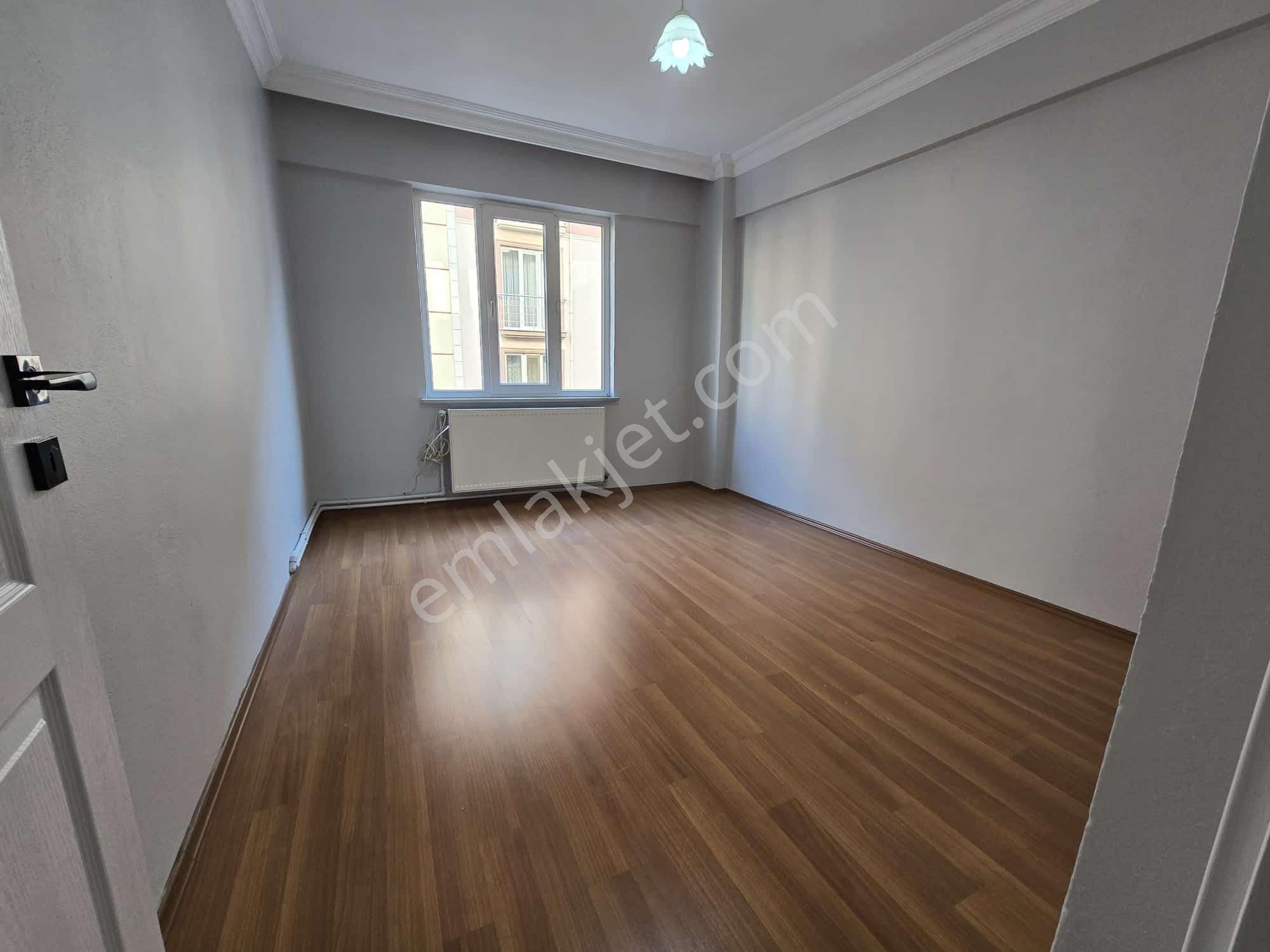 Çorluda Satılık Şinasi Kurşun Cad Yakını 3+1 Masrafsız Daire - Görsel 7