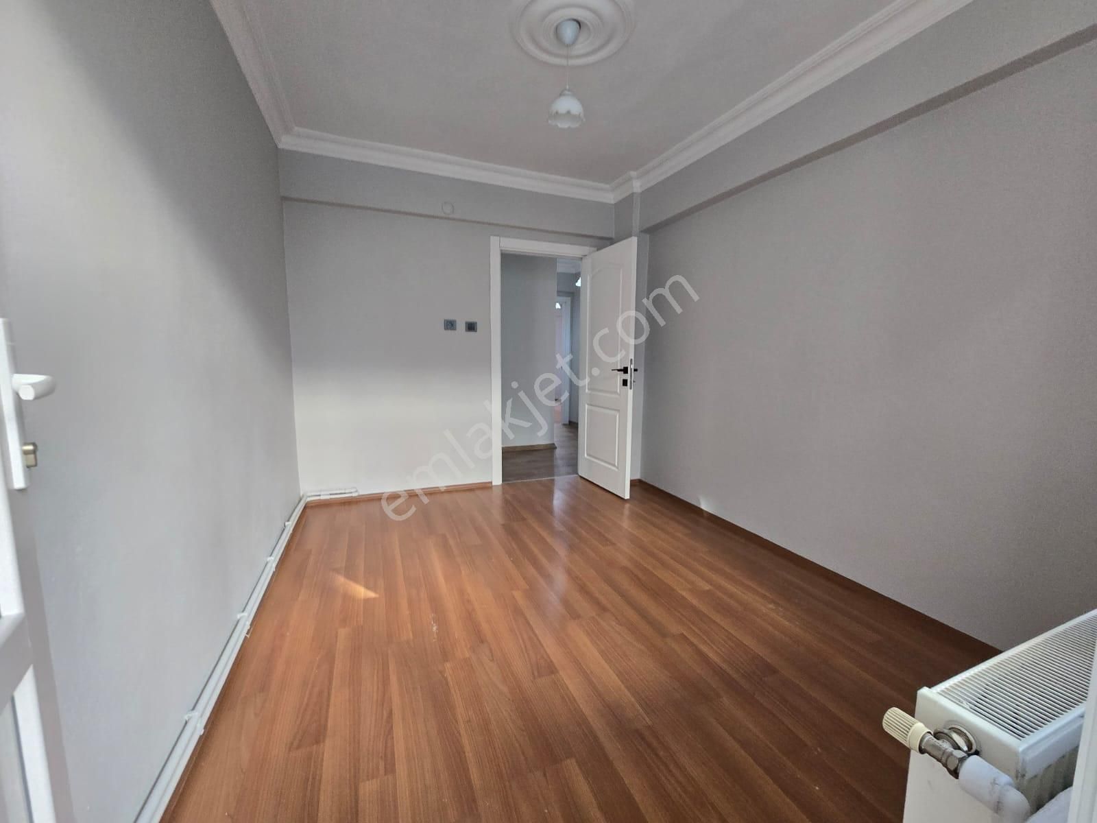 Çorluda Satılık Şinasi Kurşun Cad Yakını 3+1 Masrafsız Daire - Görsel 9