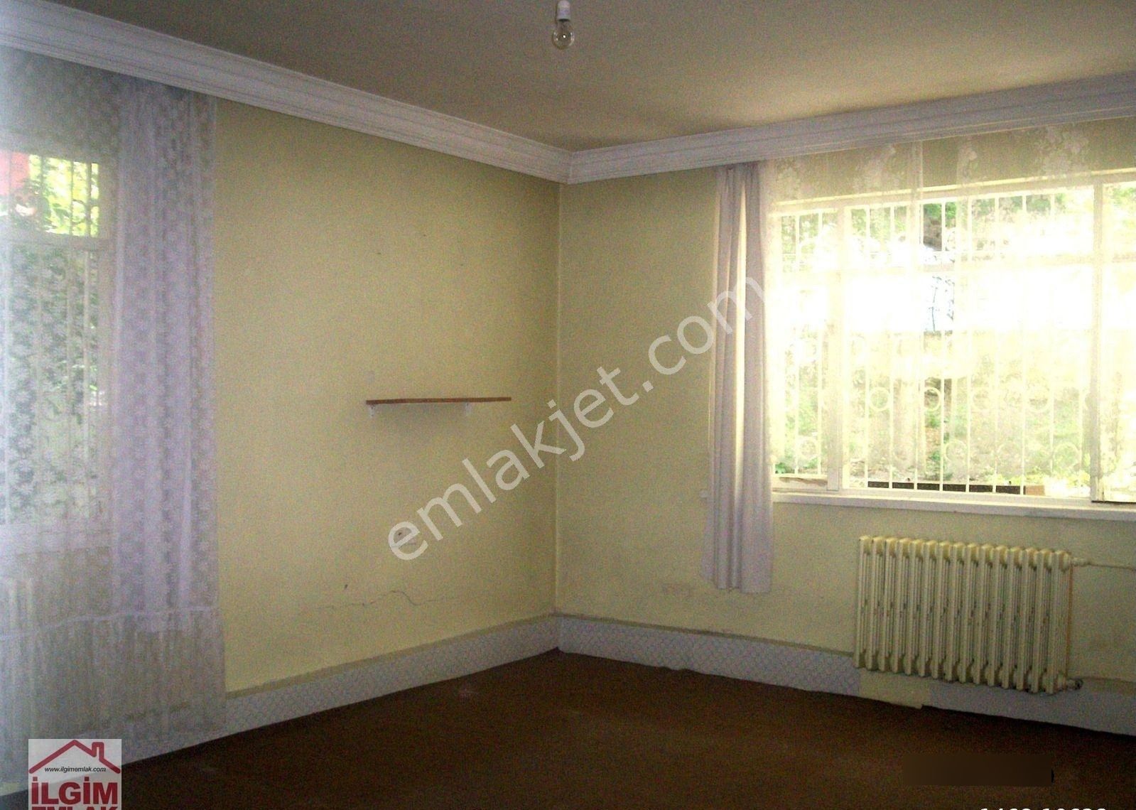 Kolej Samur Sokak'ta Kiralık 2+1 Bahçe Katı - Görsel 15