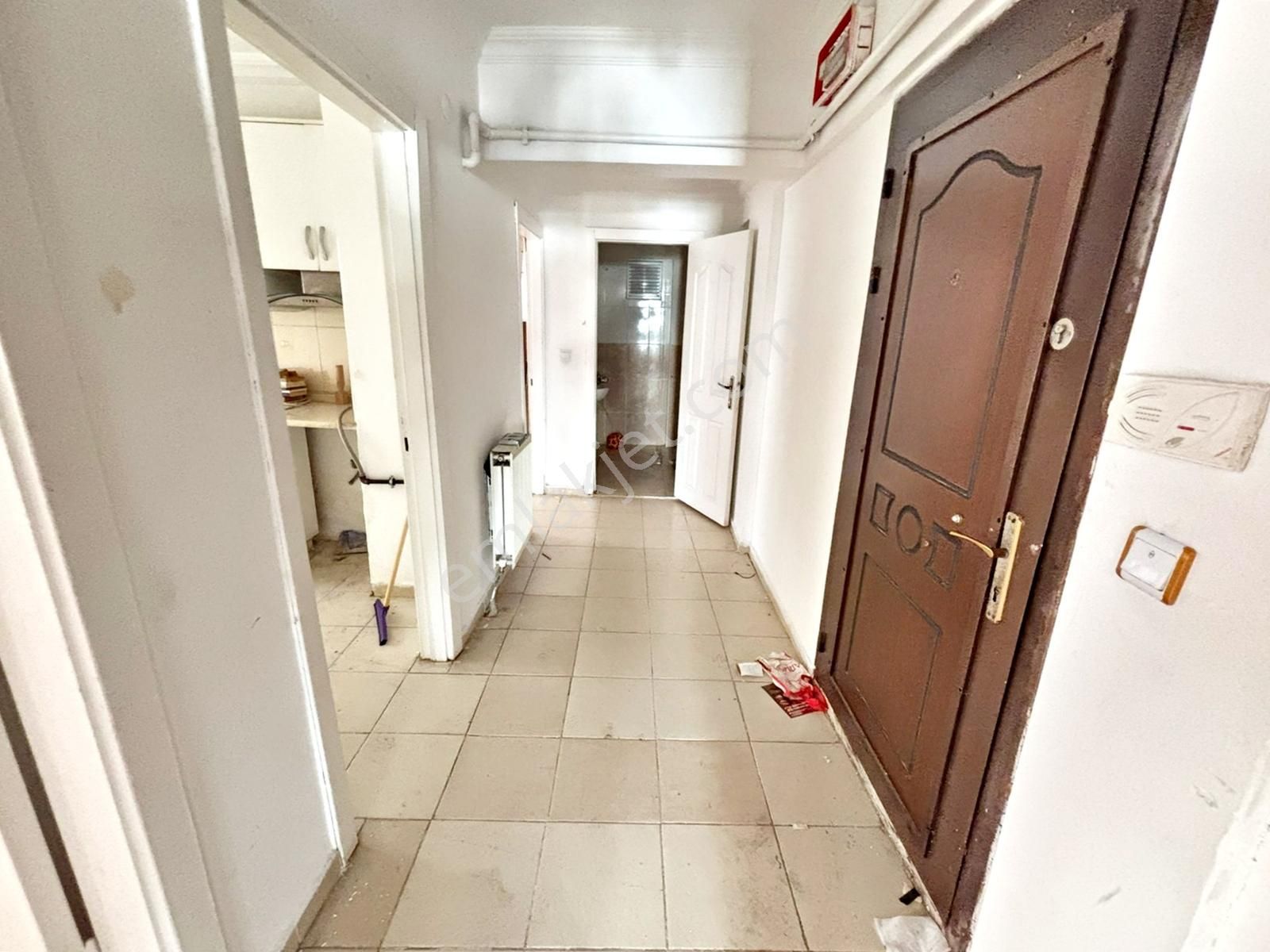 Valentia'dan Cadde Yakını Ara Katta Kiralık 3+1 Daire !!! - Görsel 12