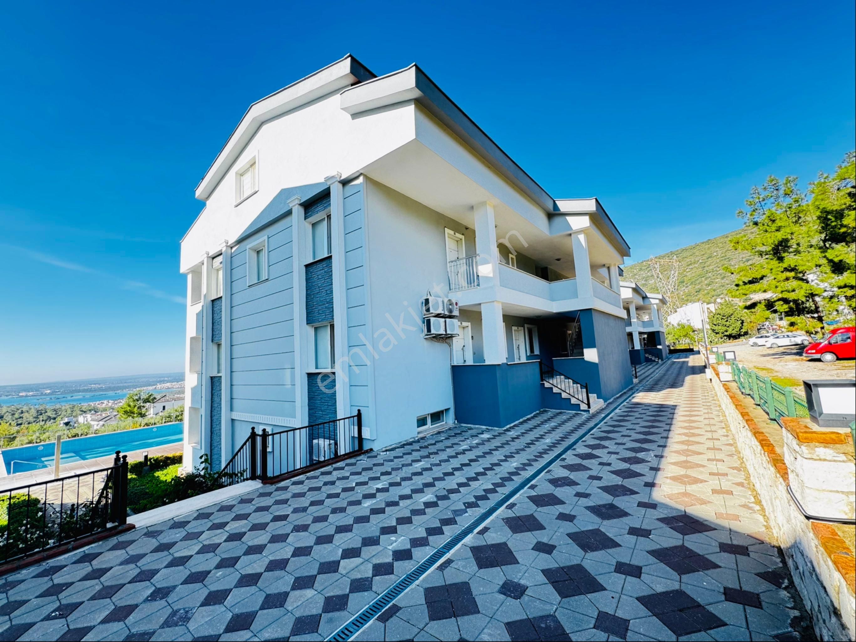 Özel Site İçinde Eşyalı | Köşe Konumlu, Manzaralı 2+1 Yazlık Daire - Görsel 13