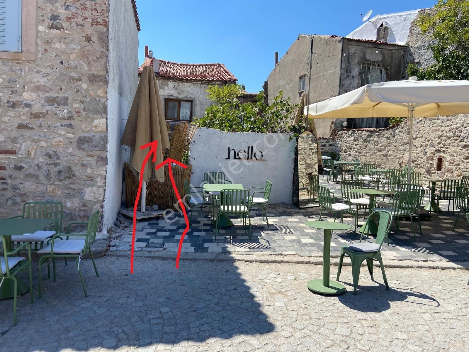 Balıkesir Ayvalık Kücükköy De Satılık Mustakil Ev.bahceli.