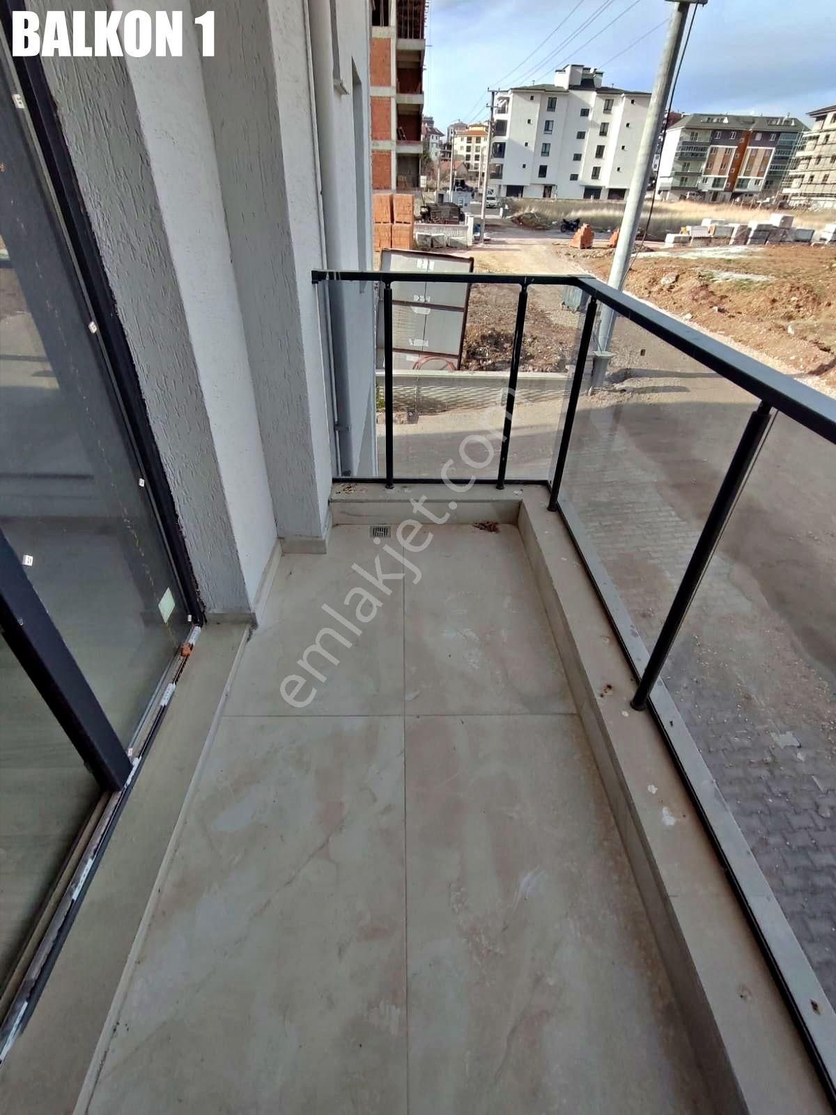 Yavuz Sultan Selimde Emsalsiz Fırsat Daire - Görsel 13