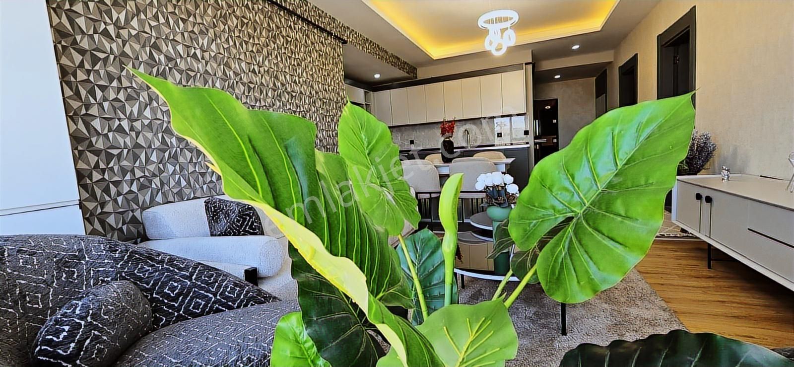 Çözüm'den Full Eşyalı Satılık 2+1 Ultra Lux Daire...