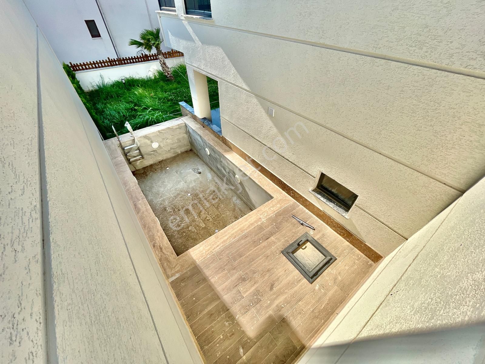 Berkay Demirel'den Göz Alıcı Manzaraya Sahip Sıfır 4+1 Villa - Görsel 11