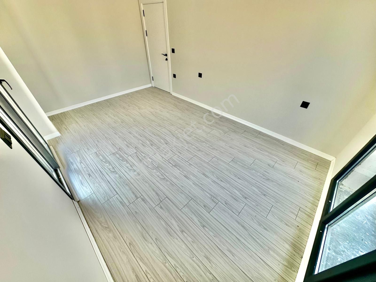 Berkay Demirel'den Göz Alıcı Manzaraya Sahip Sıfır 4+1 Villa - Görsel 32