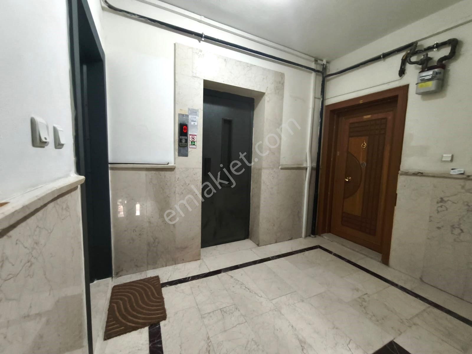 Atanora Vadi'den Dikmen Merkezde Asansörlü 2 Banyolu Geniş Metraj Cadde Paraleli 3+1 - Görsel 29