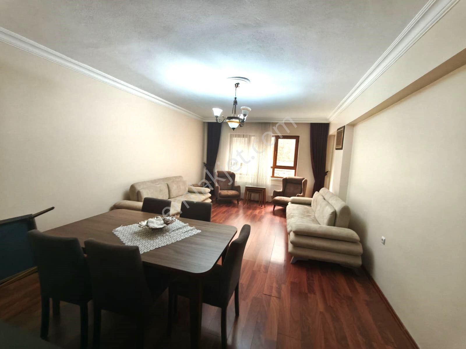 Atanora Vadi'den Dikmen Merkezde Asansörlü 2 Banyolu Geniş Metraj Cadde Paraleli 3+1 - Görsel 24