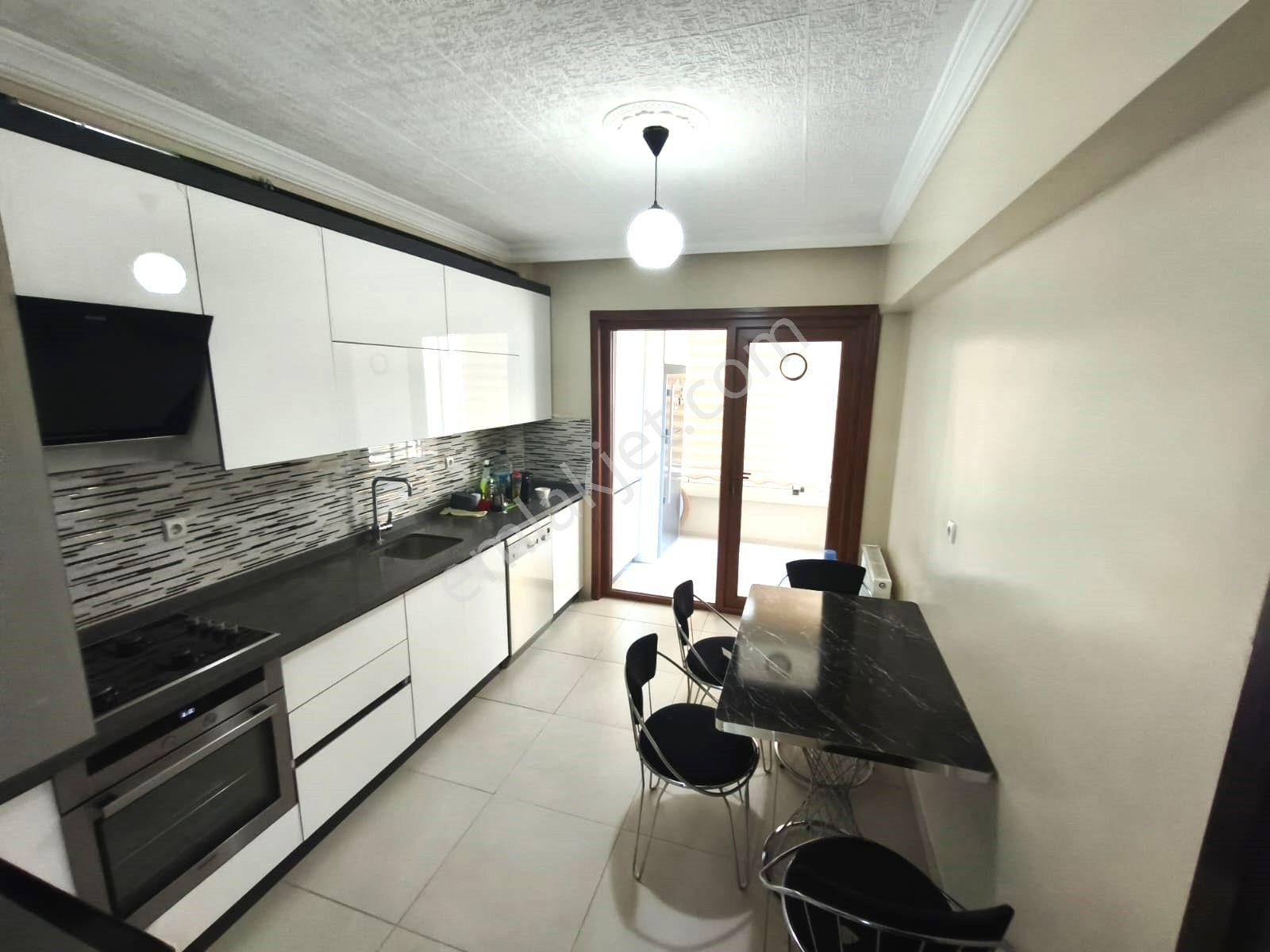 Atanora Vadi'den Dikmen Merkezde Asansörlü 2 Banyolu Geniş Metraj Cadde Paraleli 3+1 - Görsel 16