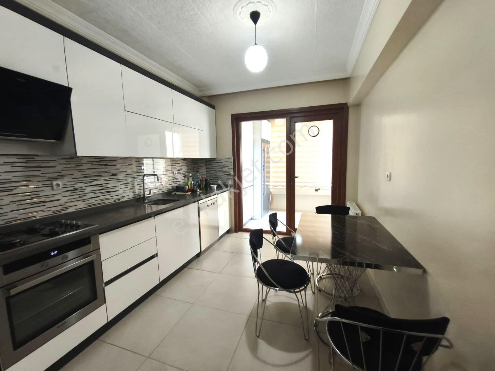 Atanora Vadi'den Dikmen Merkezde Asansörlü 2 Banyolu Geniş Metraj Cadde Paraleli 3+1 - Görsel 10