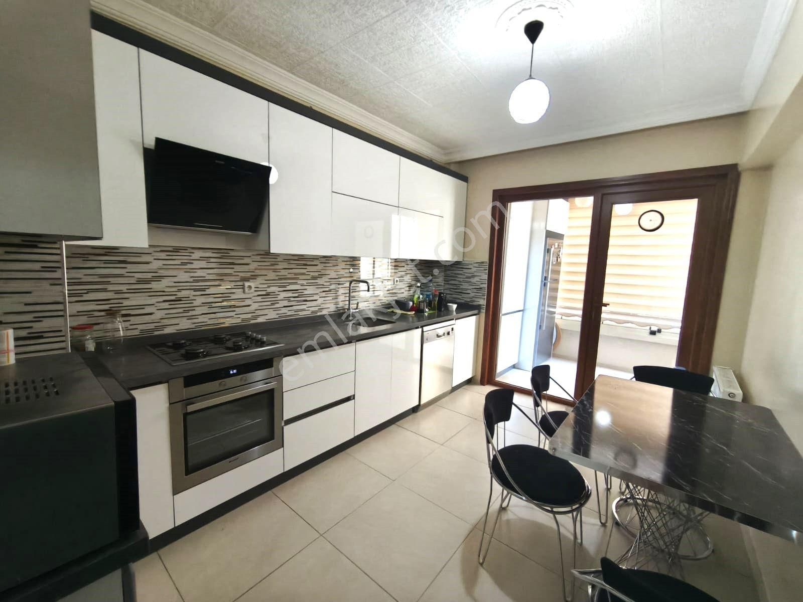 Atanora Vadi'den Dikmen Merkezde Asansörlü 2 Banyolu Geniş Metraj Cadde Paraleli 3+1 - Görsel 12