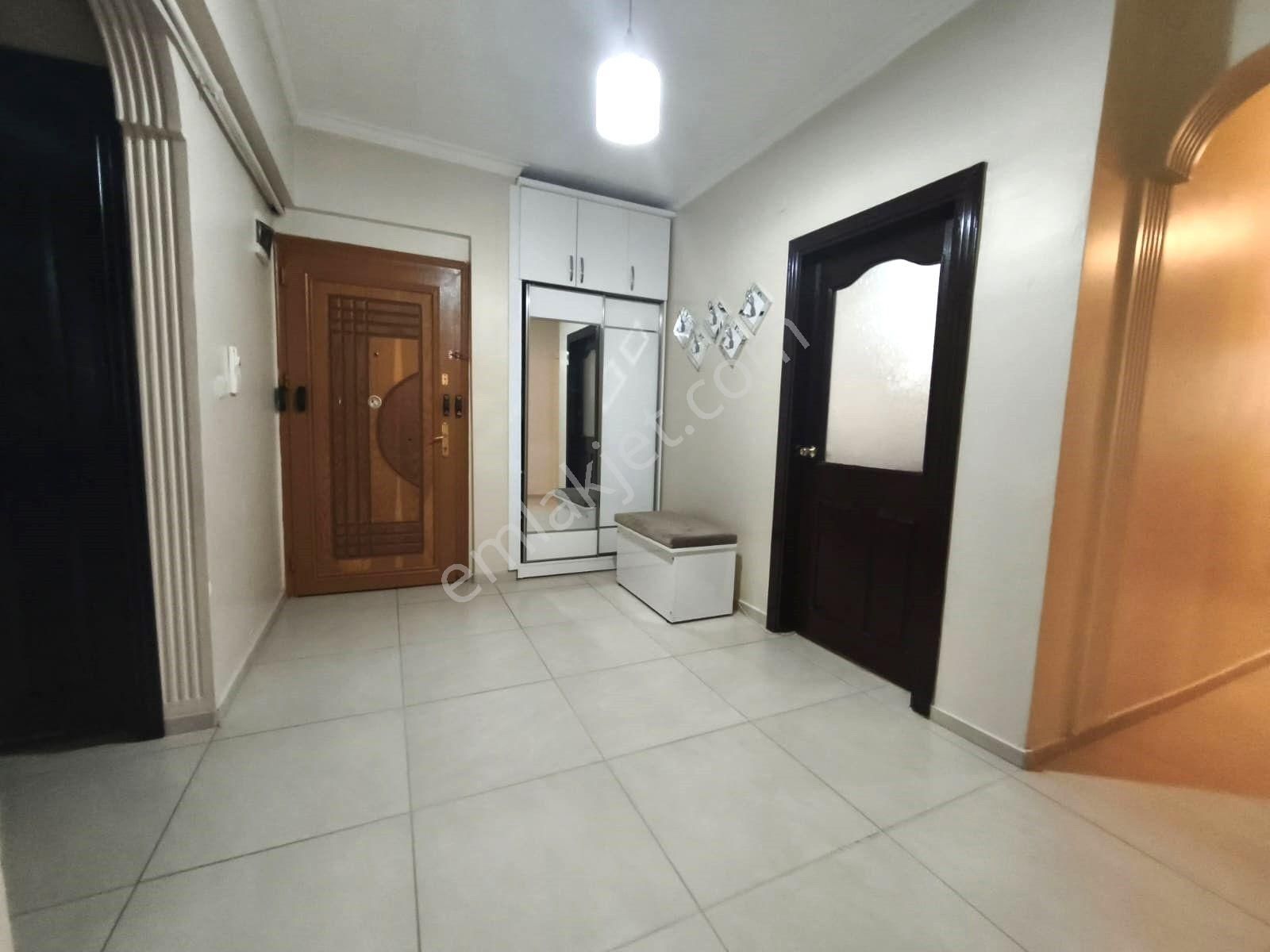 Atanora Vadi'den Dikmen Merkezde Asansörlü 2 Banyolu Geniş Metraj Cadde Paraleli 3+1 - Görsel 4