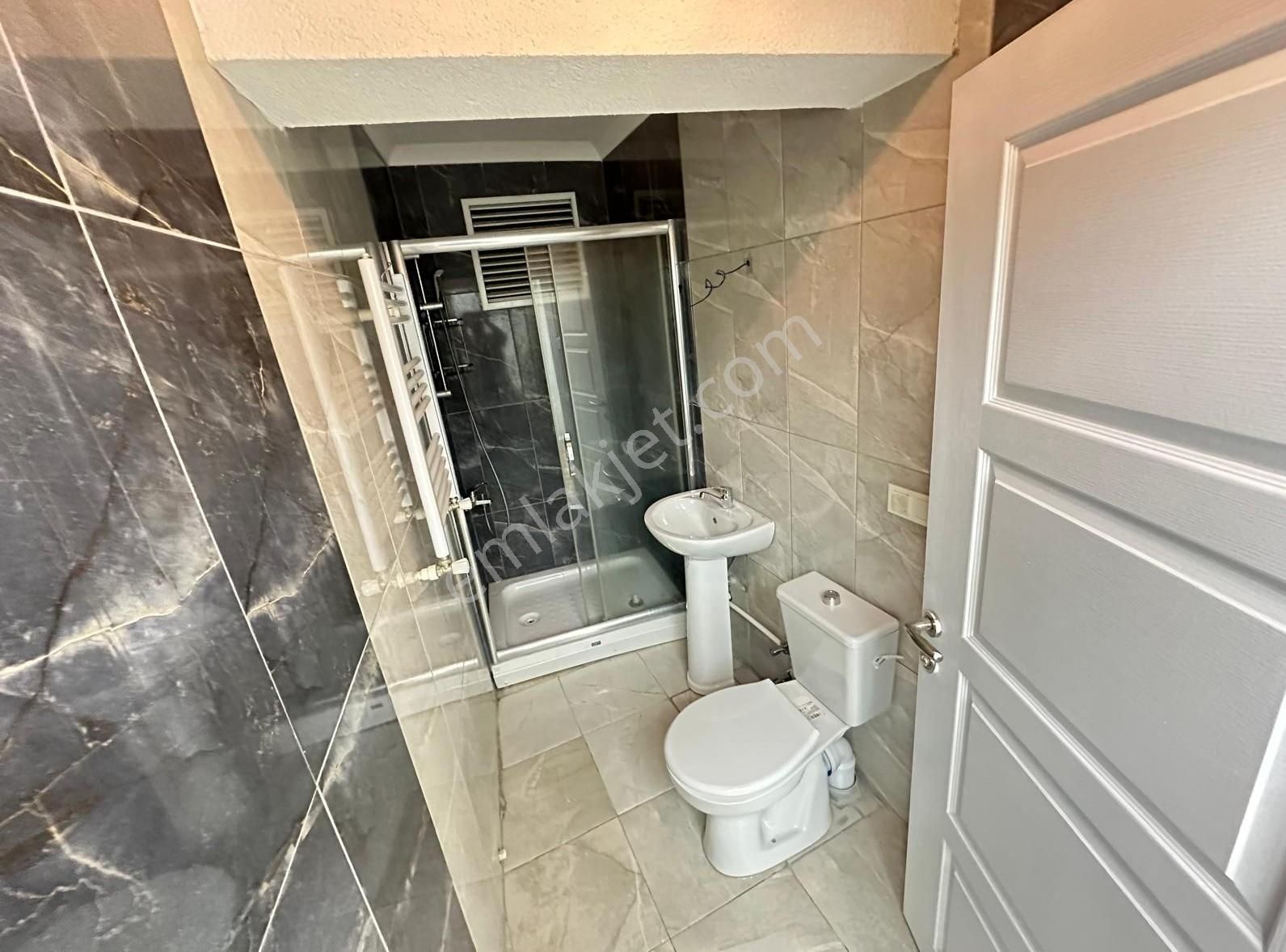 Tuncay'dan Kağıthanede Caddeye Yakın 2+1 Eşyalı Daire - Görsel 24