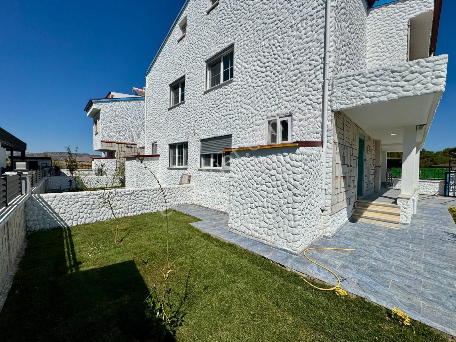 Denize Ve Anayola Yakın, 5+1 ,zemin Katta Odası Olan Lüx Villa! - Görsel 6