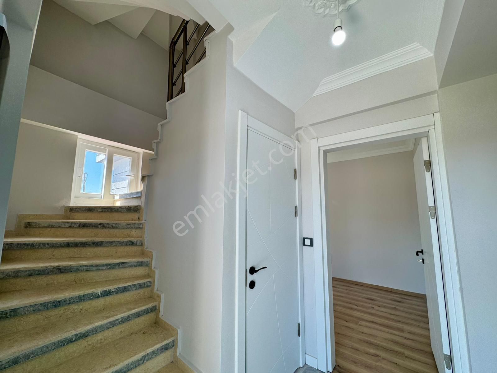 Denize Ve Anayola Yakın, 5+1 ,zemin Katta Odası Olan Lüx Villa! - Görsel 13