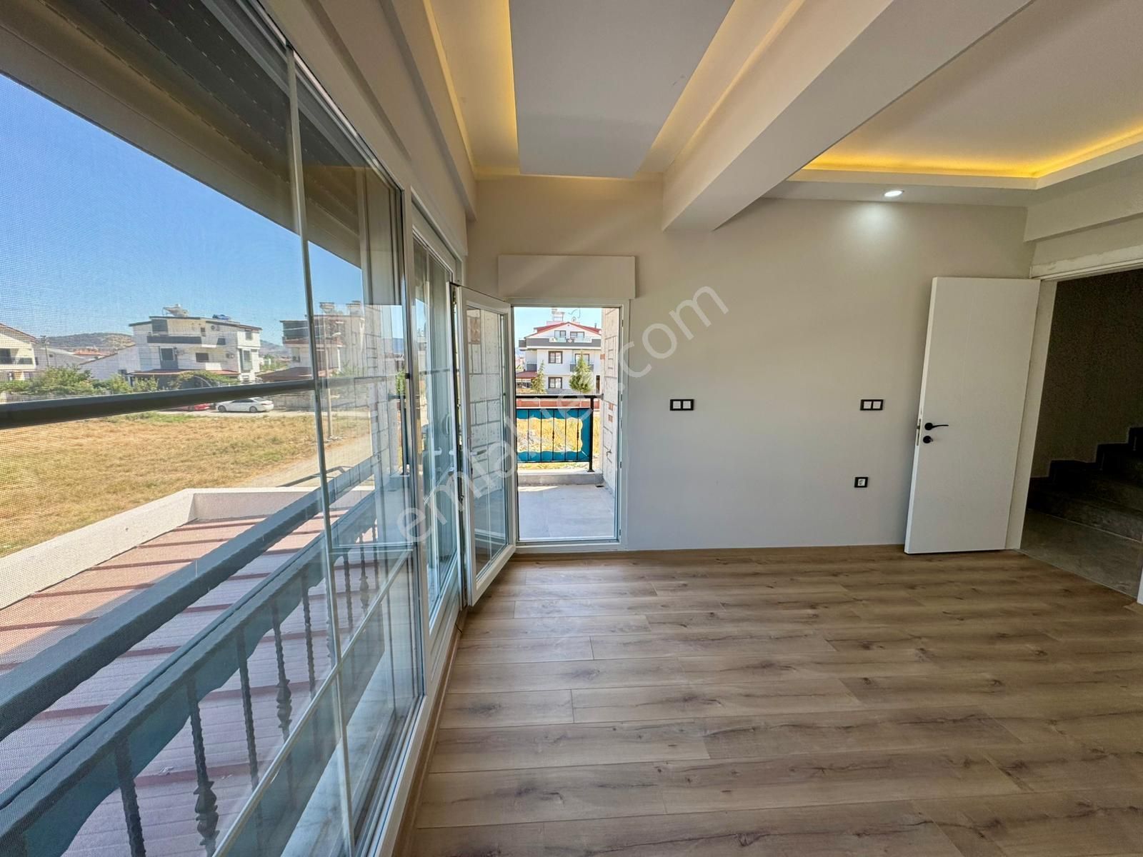 Denize Ve Anayola Yakın, 5+1 ,zemin Katta Odası Olan Lüx Villa! - Görsel 26