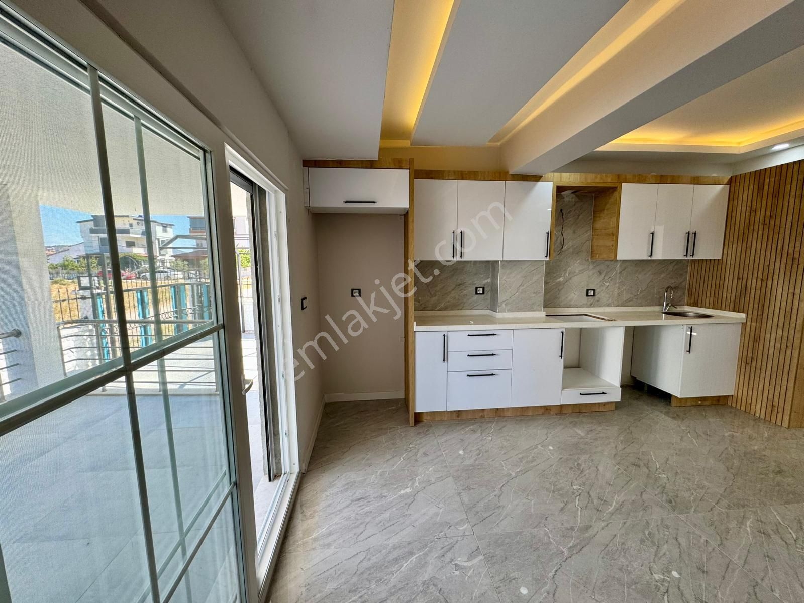 Denize Ve Anayola Yakın, 5+1 ,zemin Katta Odası Olan Lüx Villa! - Görsel 15