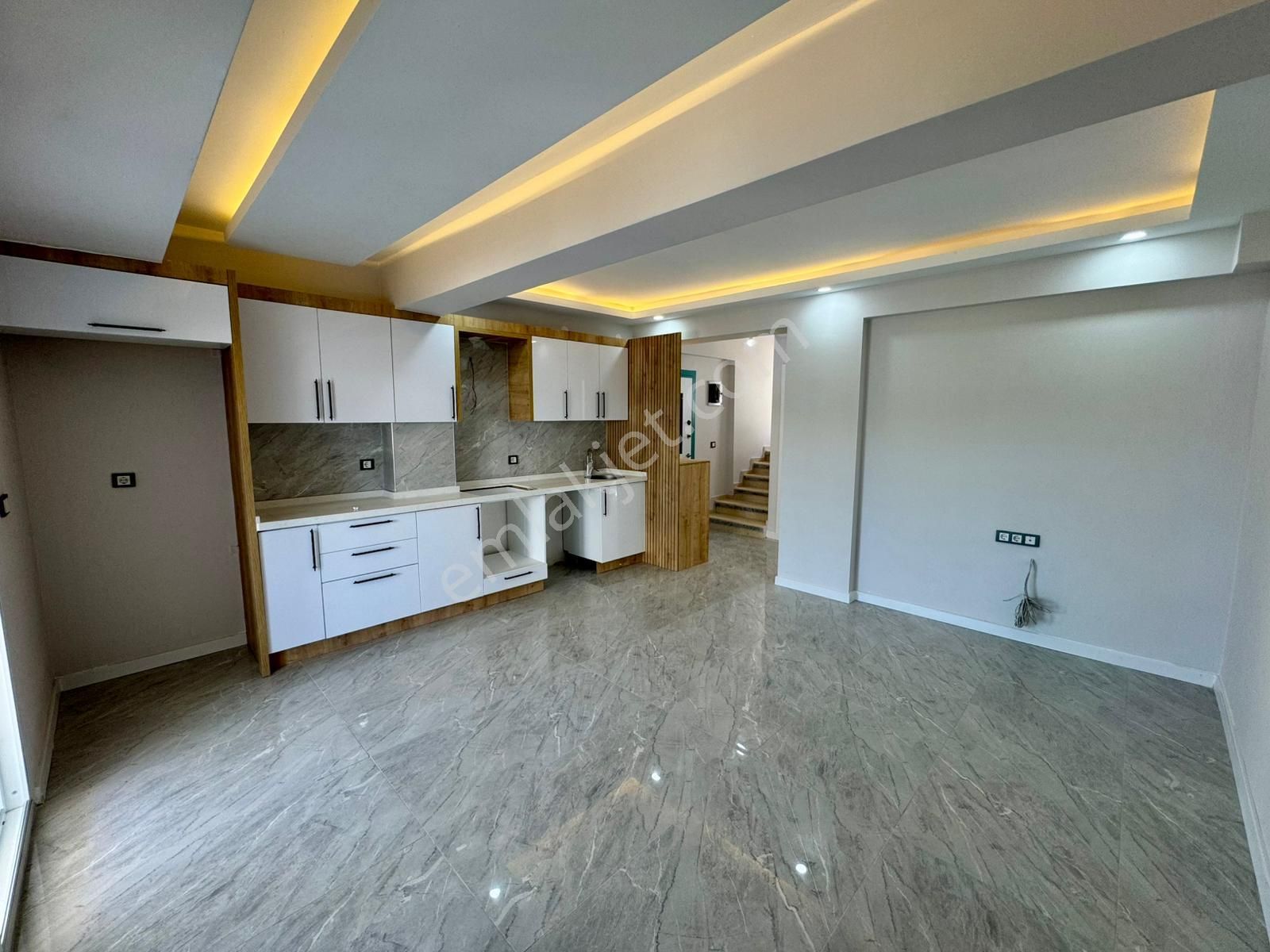 Denize Ve Anayola Yakın, 5+1 ,zemin Katta Odası Olan Lüx Villa! - Görsel 14