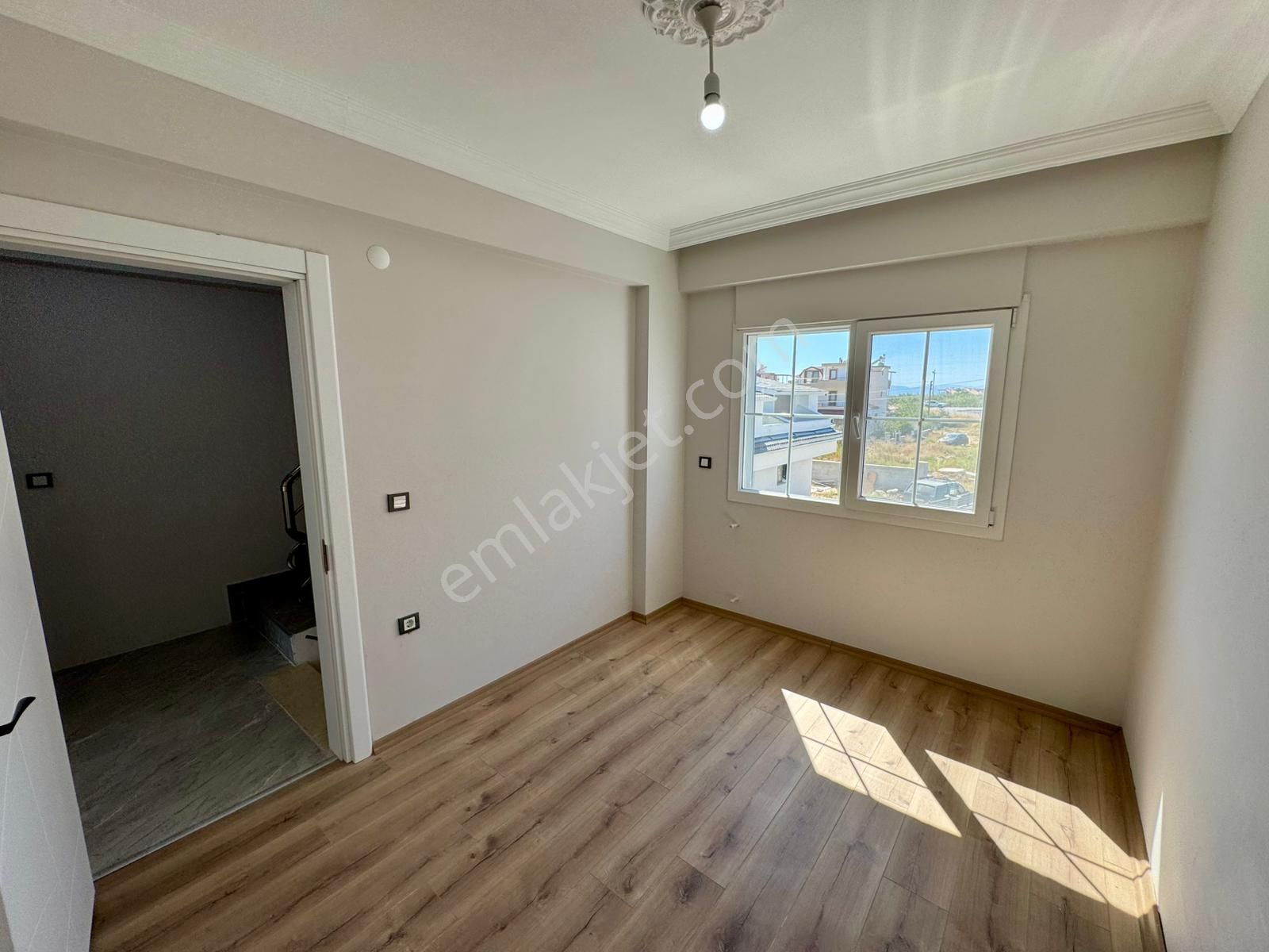 Denize Ve Anayola Yakın, 5+1 ,zemin Katta Odası Olan Lüx Villa! - Görsel 24