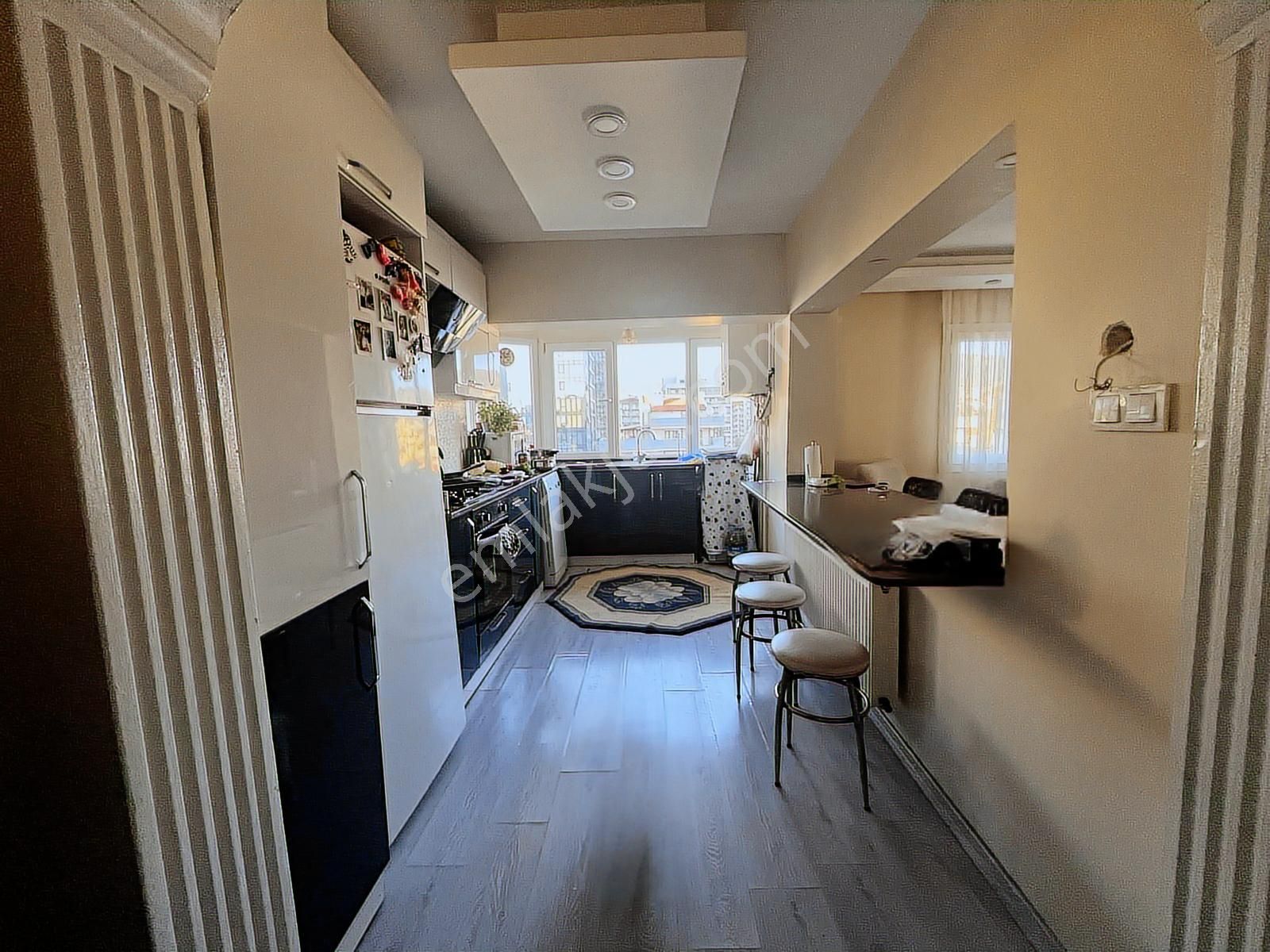 Bayraklı Soğukkuyu'da Geniş 3+1 Hastane Karşısı Daire - Görsel 3