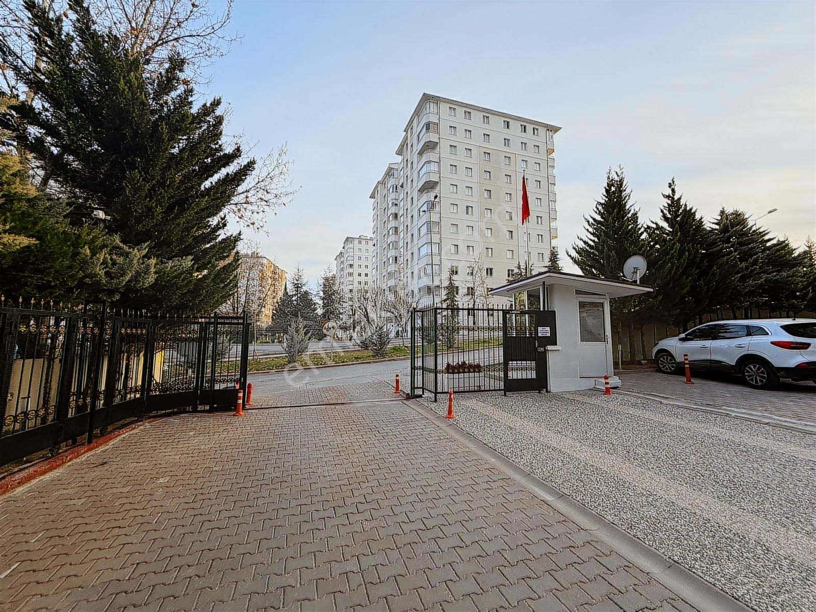 Yaşamkent'te Ultra Lüx Yapılı Eşyalı 4+1 Rezidans Dairesi - Görsel 33