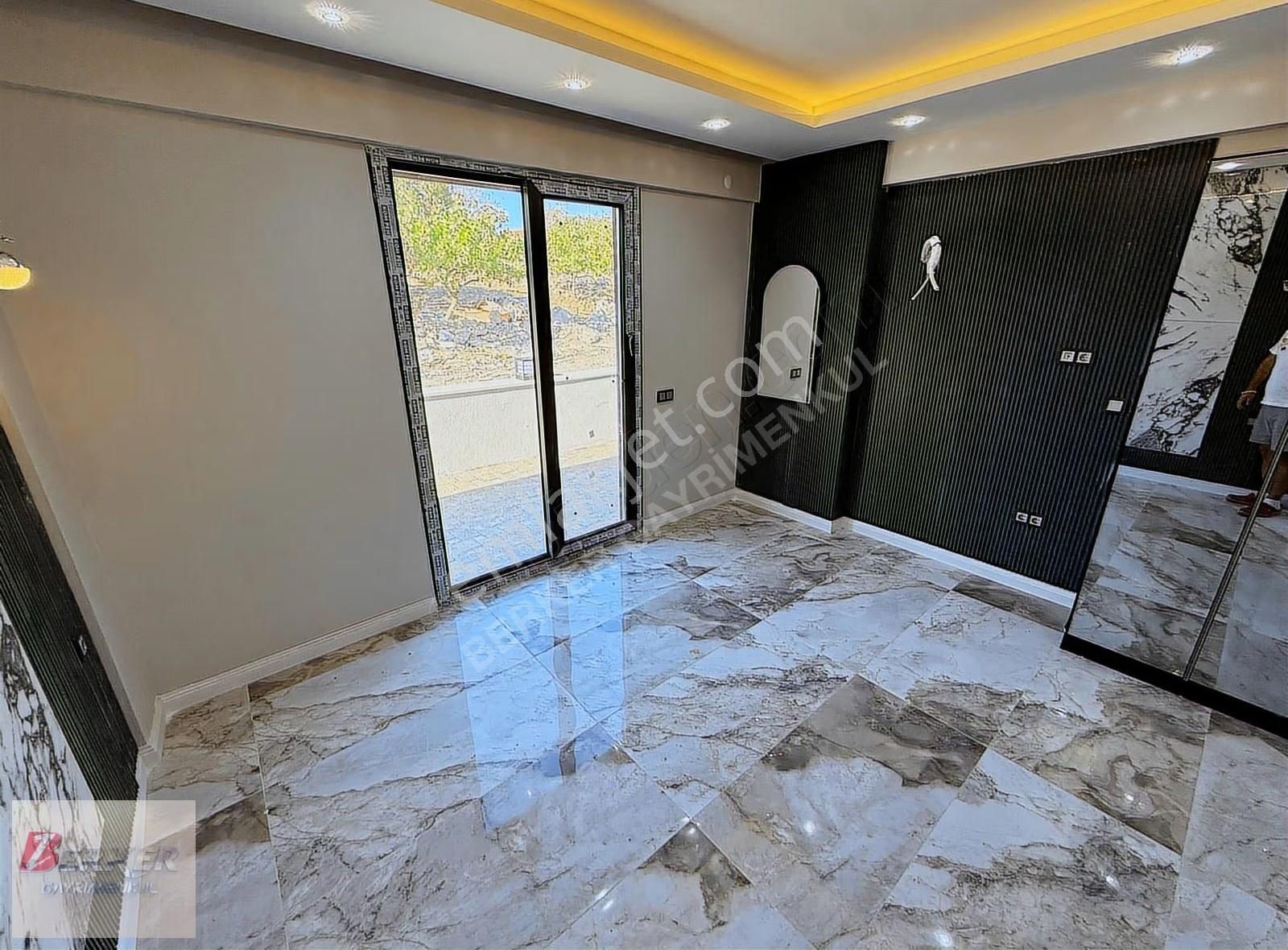 Çamlıca Gold Sitesinde Doğayla İç İçe Full Lüx Villalar - Görsel 31