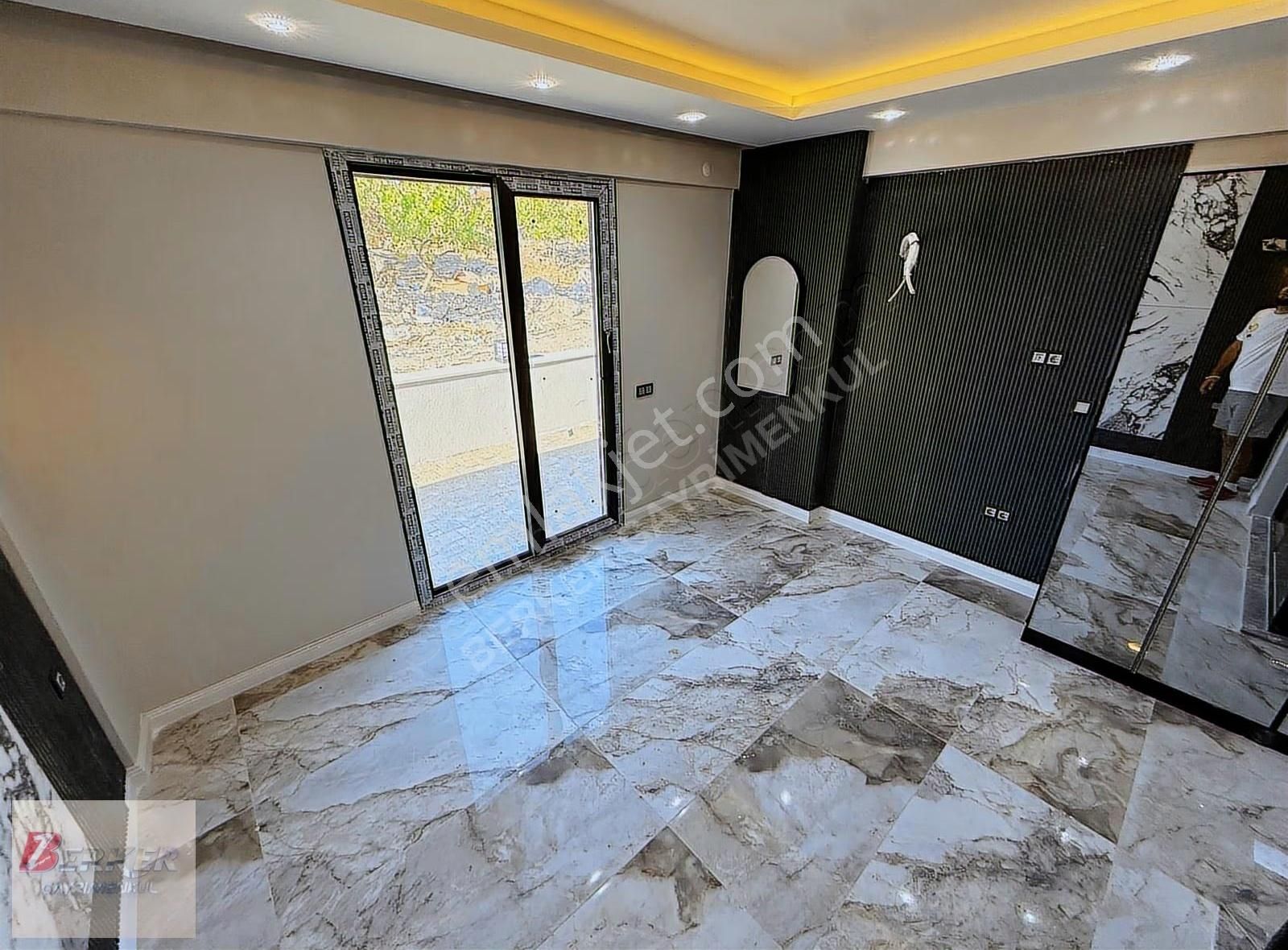 Çamlıca Gold Sitesinde Doğayla İç İçe Full Lüx Villalar - Görsel 12